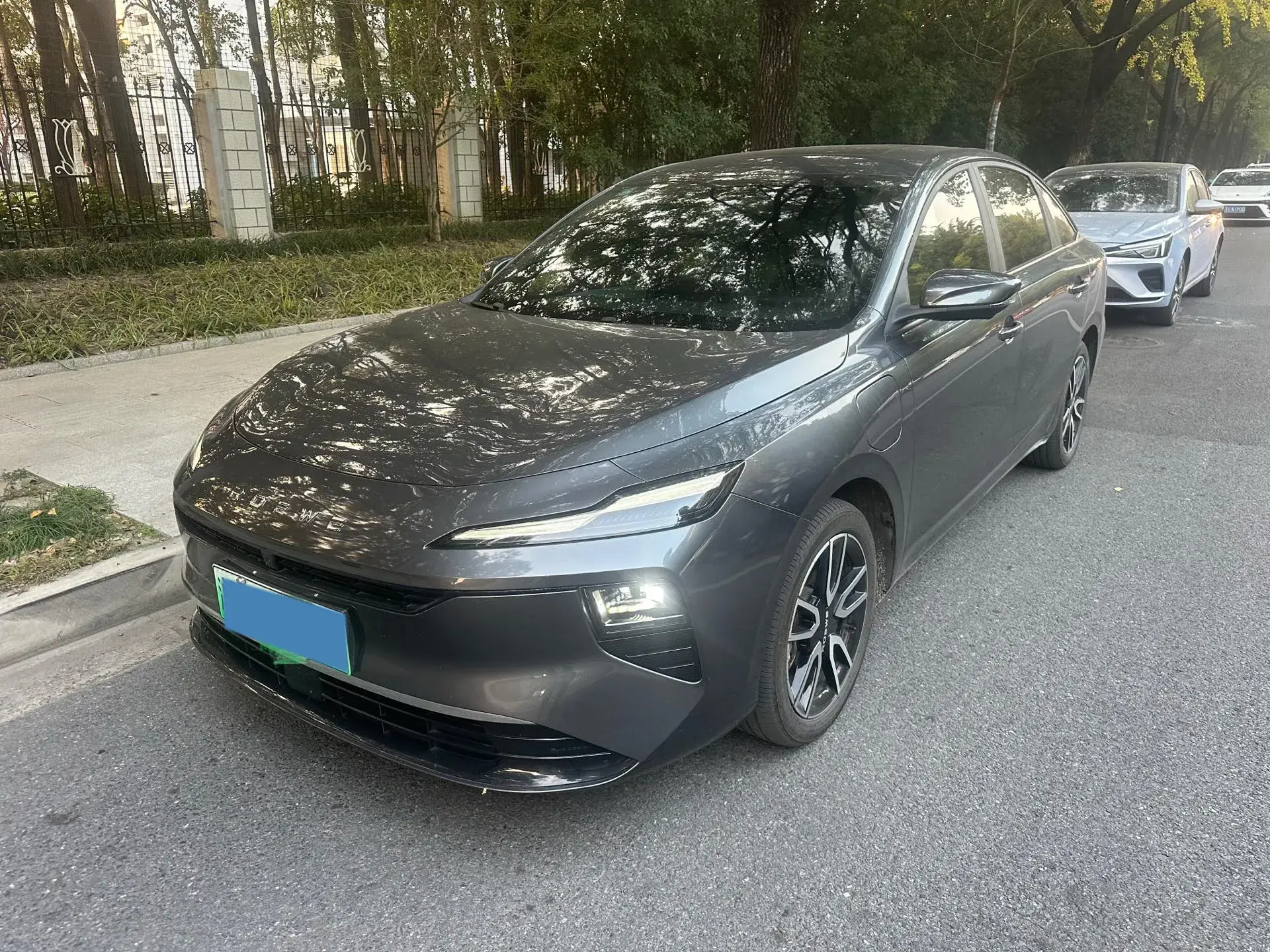 2025 ROEWE D6 view 1