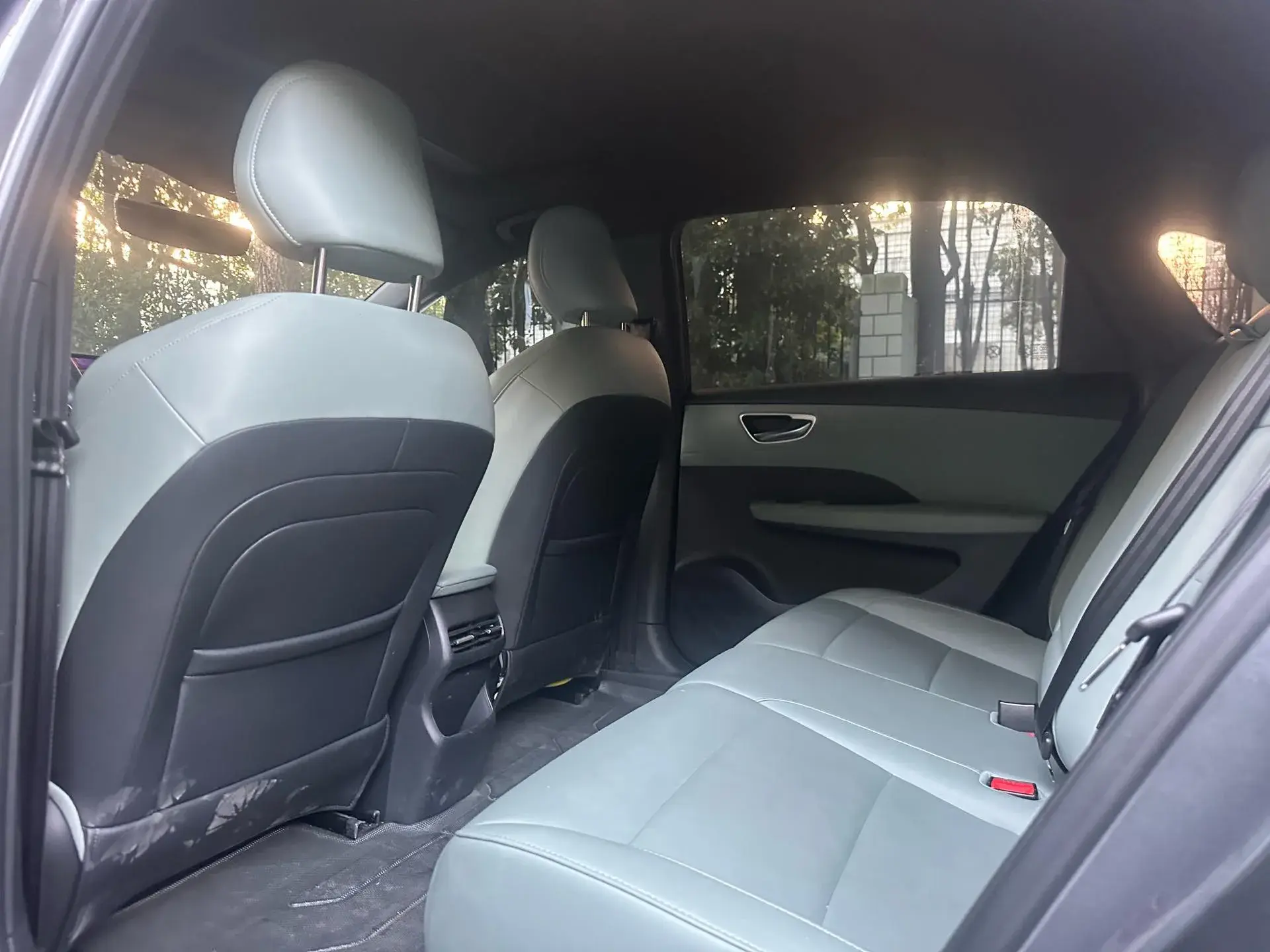 2025 ROEWE D6 thumbnail 3