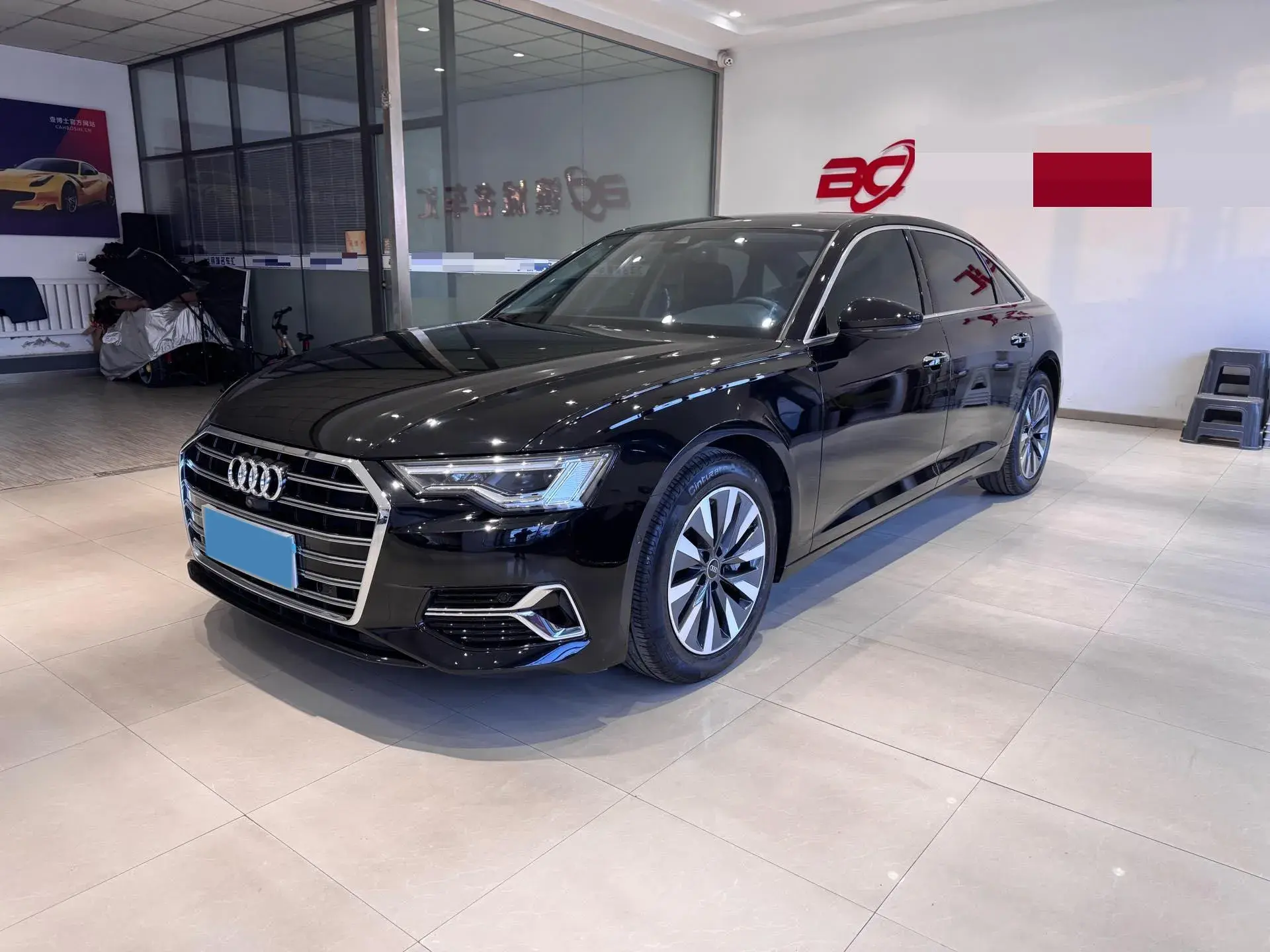2023 AUDI A6L view 1