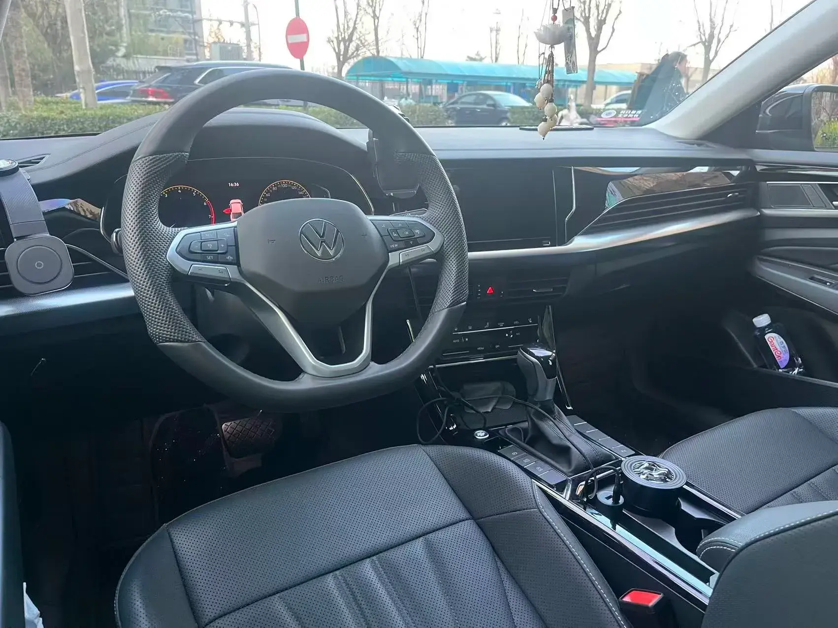 2024 VOLKSWAGEN PASSAT thumbnail 2