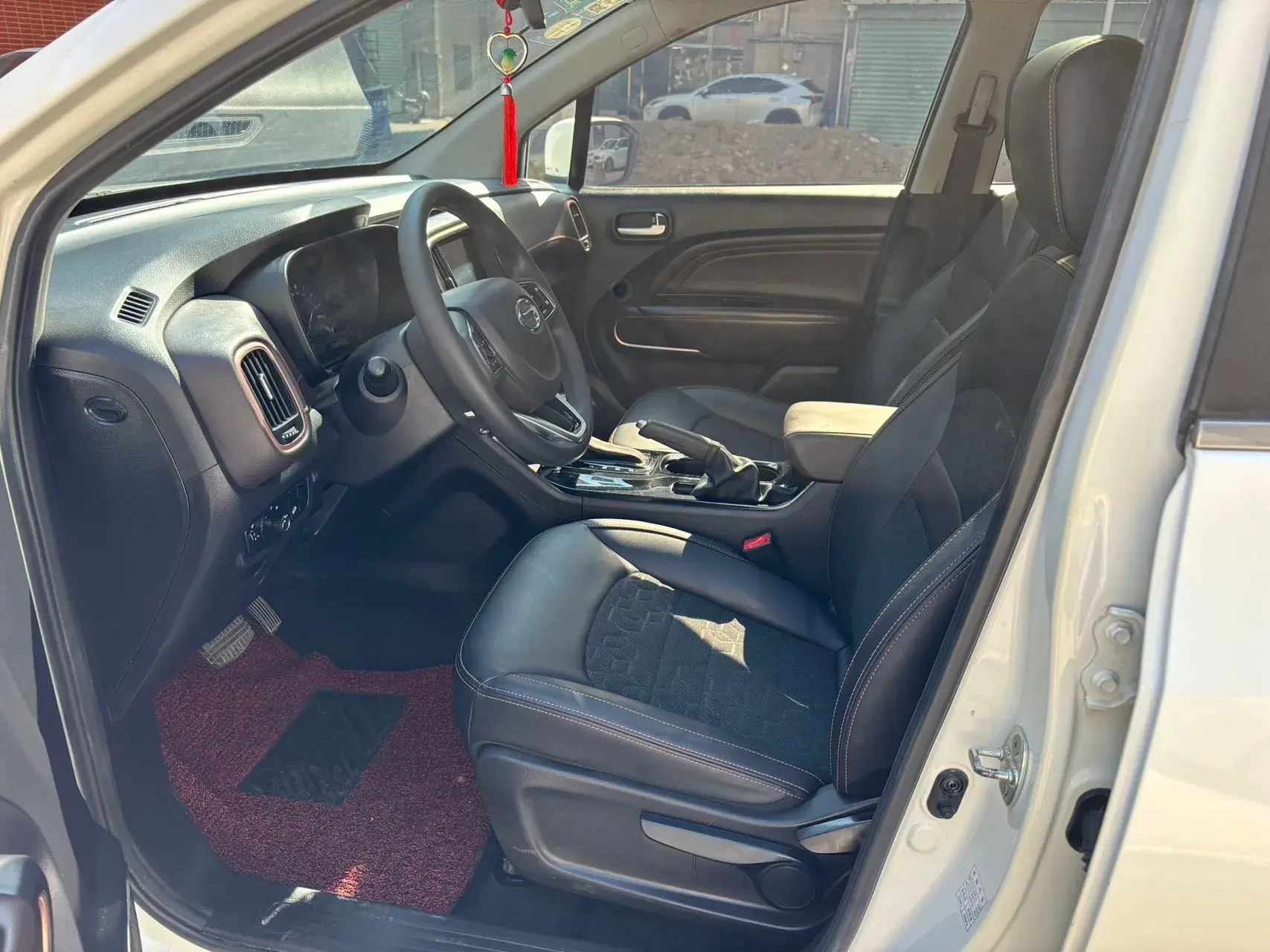 2017 GAC TRUMPCHI thumbnail 4