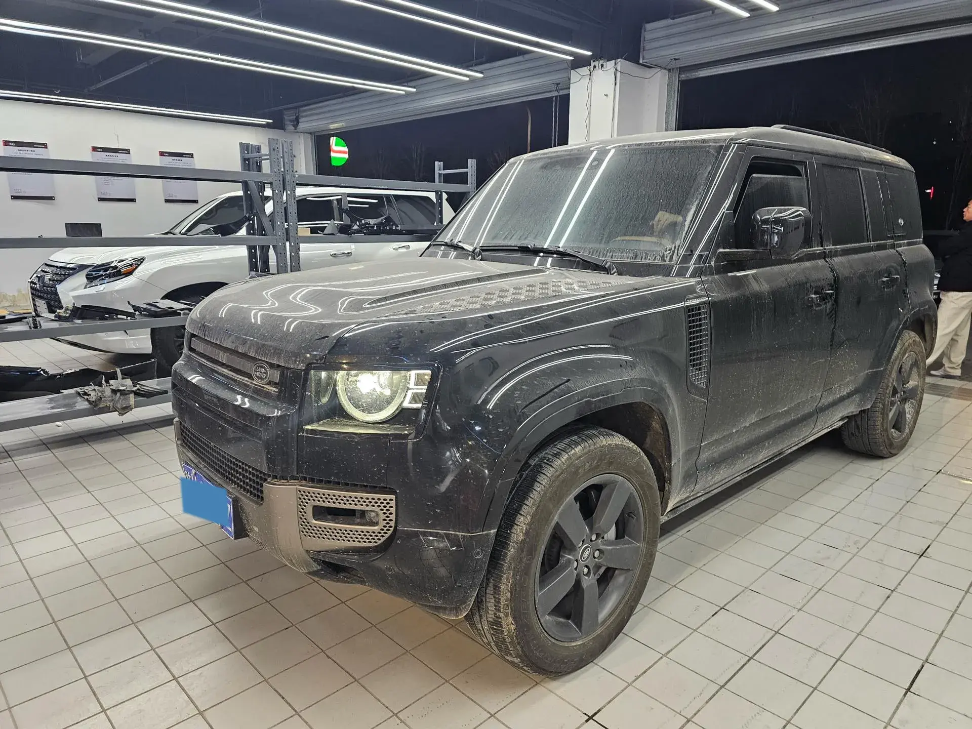 2024 LAND ROVER view 1