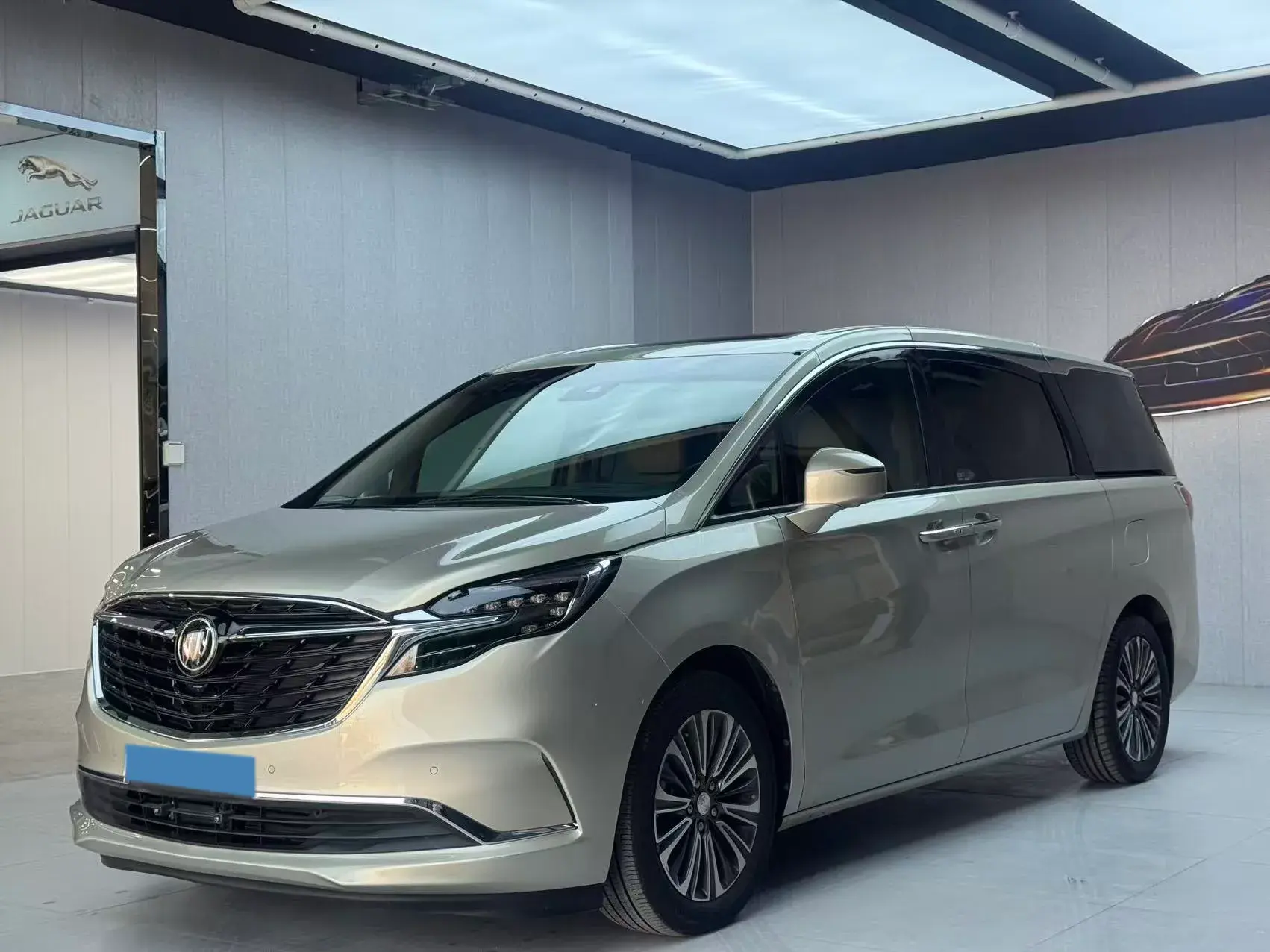 2021 BUICK GL8 view 1