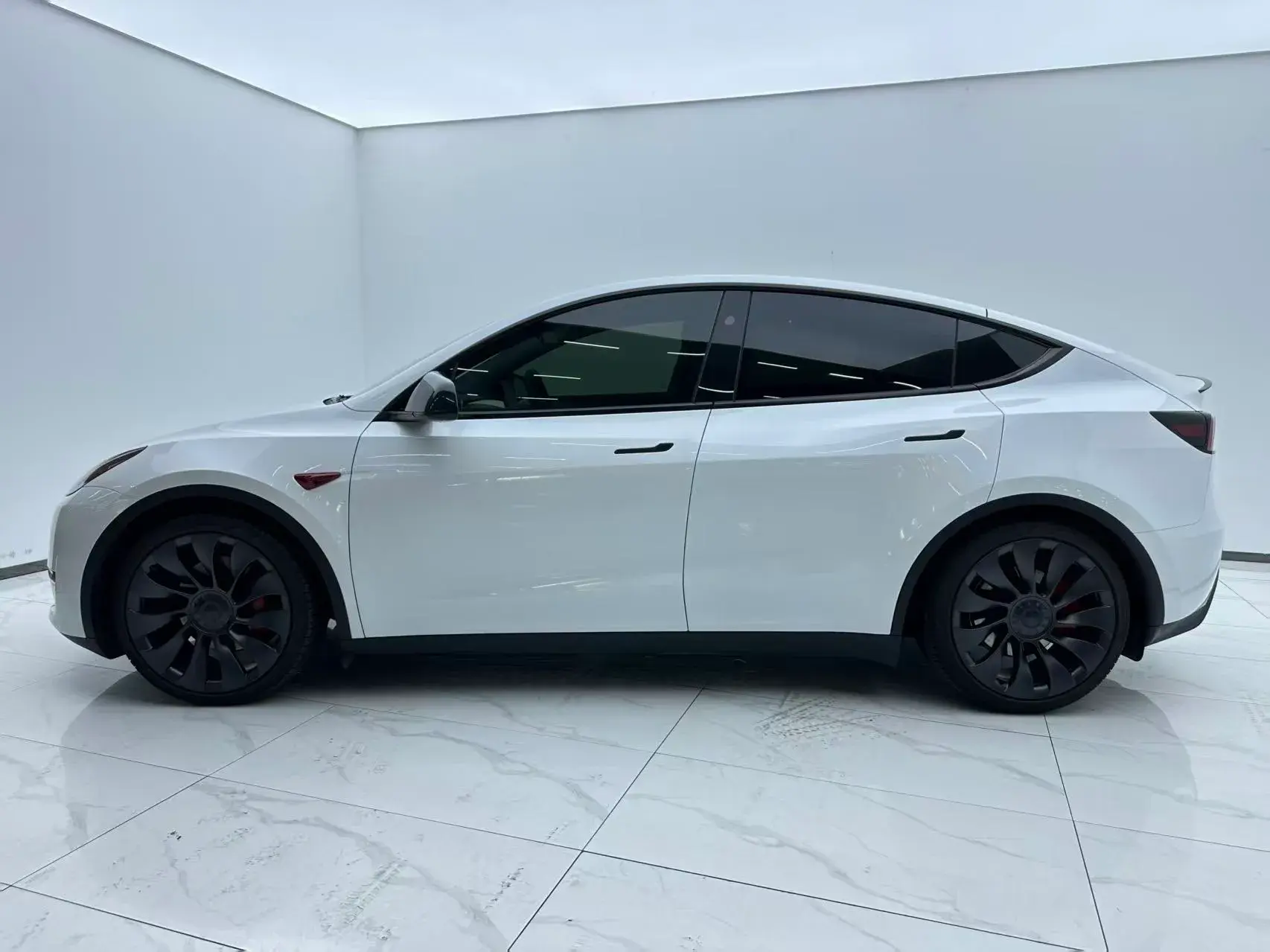 2023 TESLA MODEL thumbnail 3