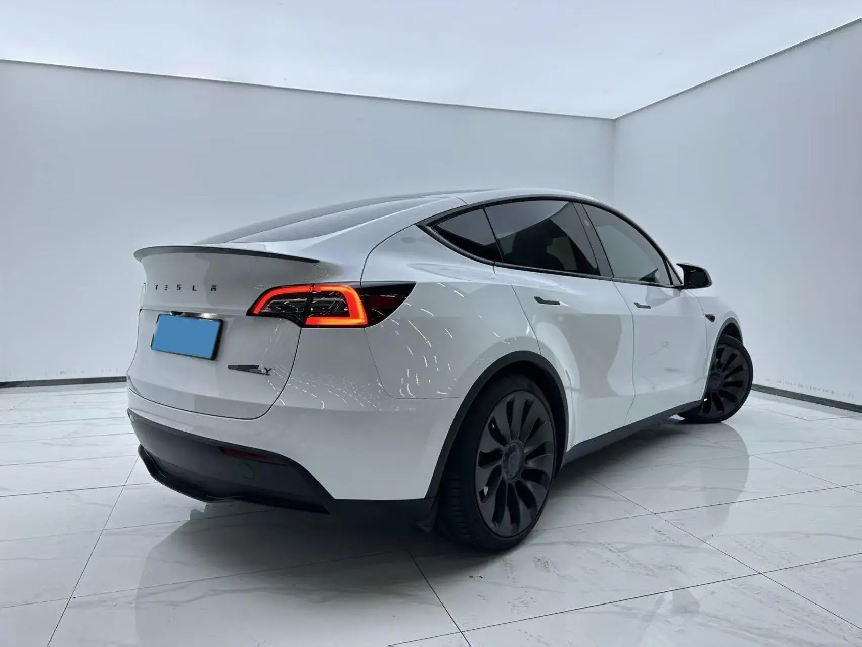 2023 TESLA MODEL thumbnail 4