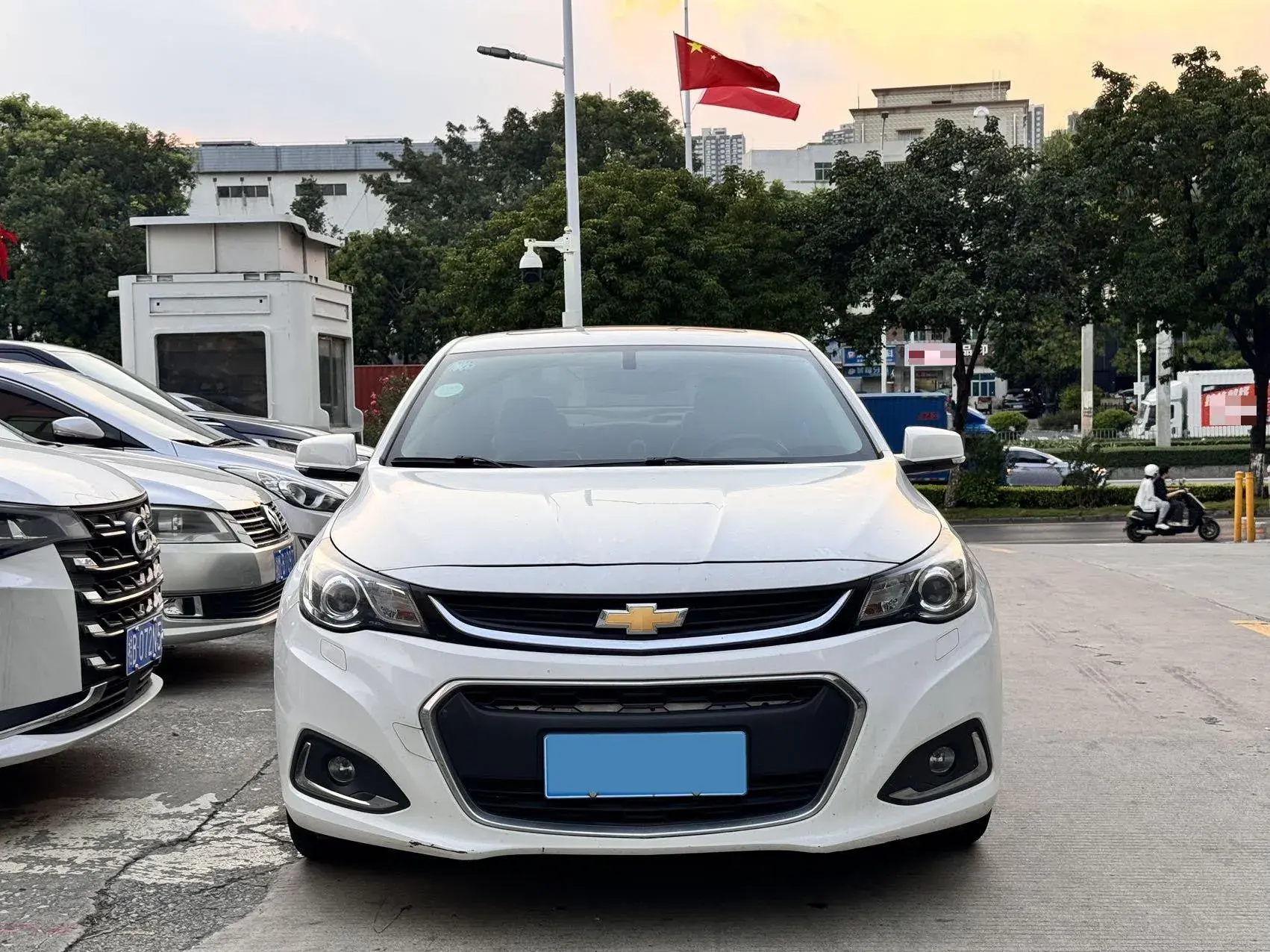 2018 CHEVROLET MALIBU thumbnail 2