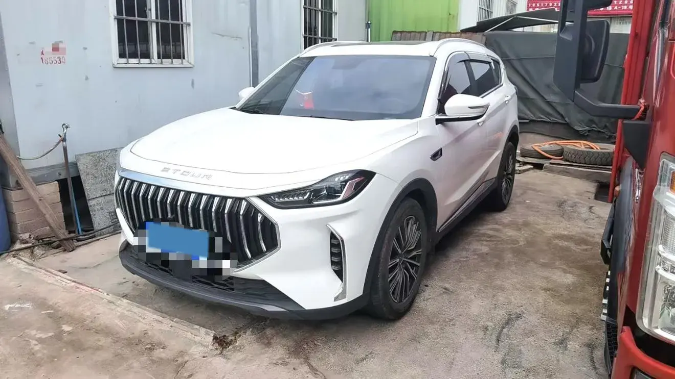 2023 JETOUR X70 view 1