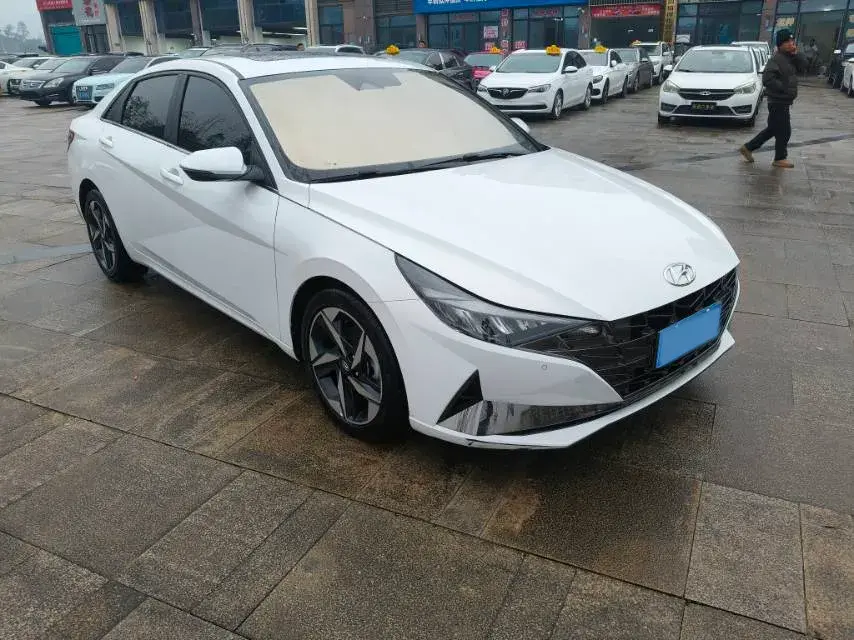 2022 HYUNDAI ELANTRA thumbnail 2
