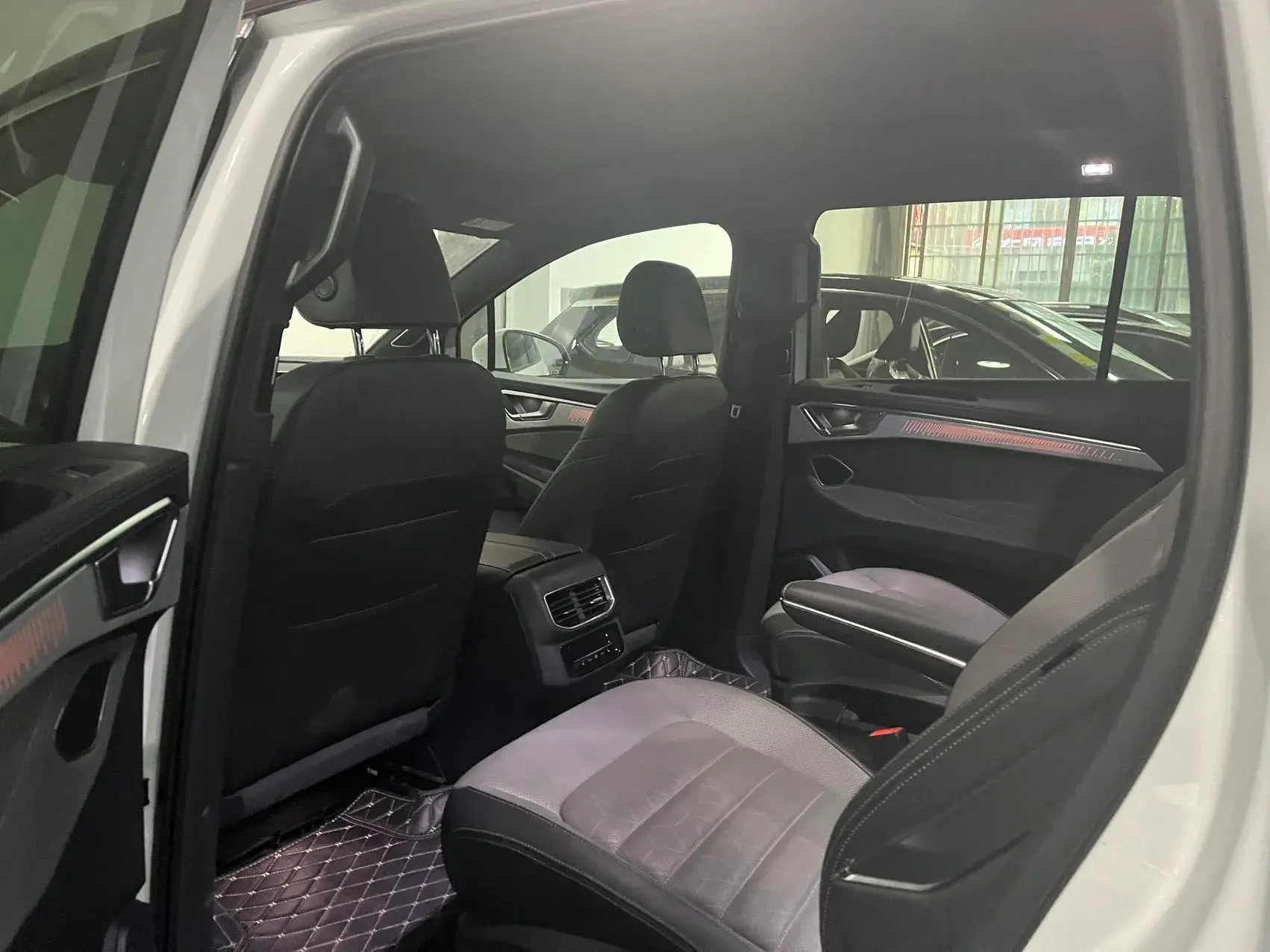 2022 VOLKSWAGEN TALAGON thumbnail 3