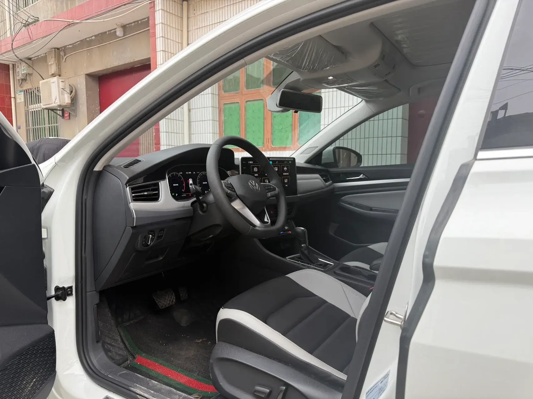 2024 VOLKSWAGEN BORA thumbnail 4