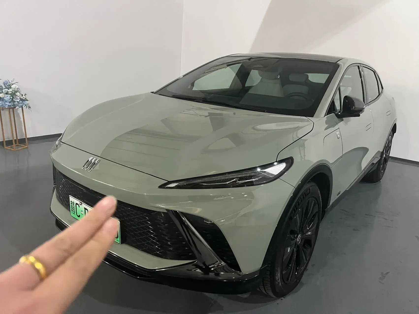 2023 BUICK E4 view 1