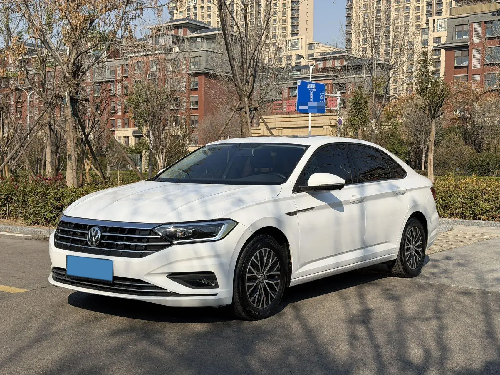 2019 VOLKSWAGEN SAGITAR view 1