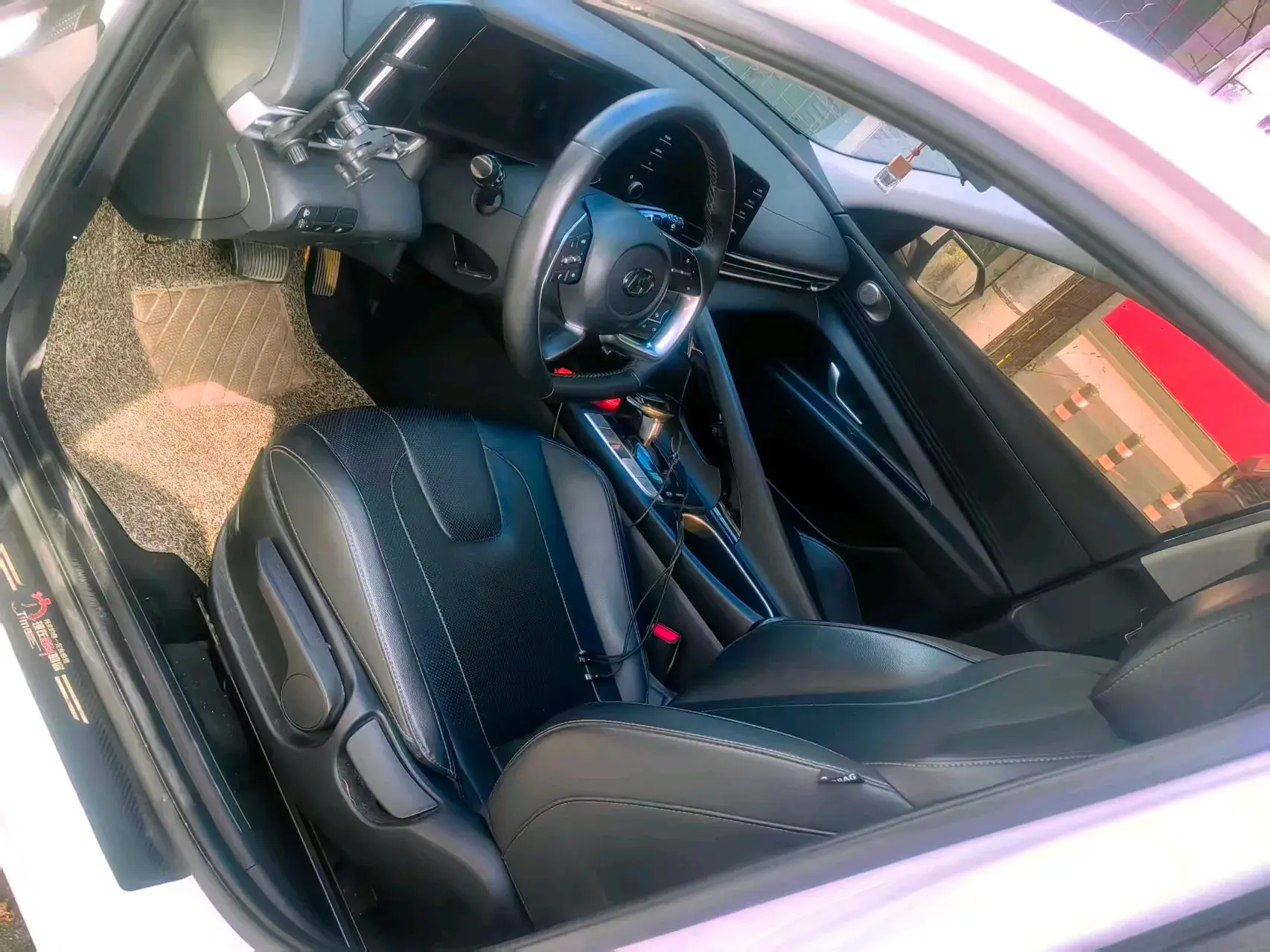 2021 HYUNDAI ELANTRA thumbnail 4