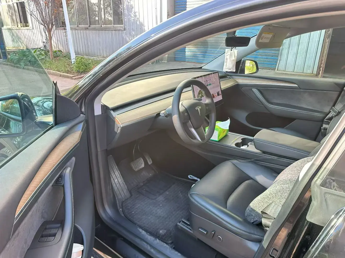 2021 TESLA MODEL thumbnail 4