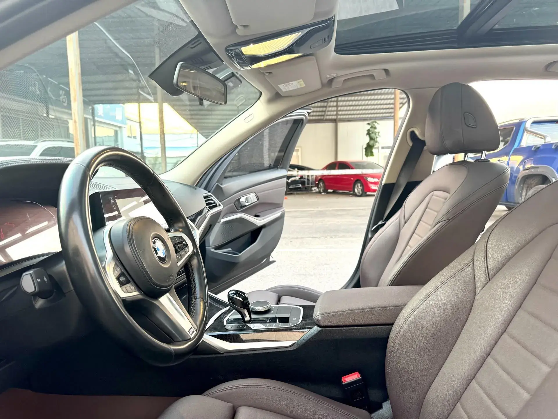 2021 BMW 3 thumbnail 4