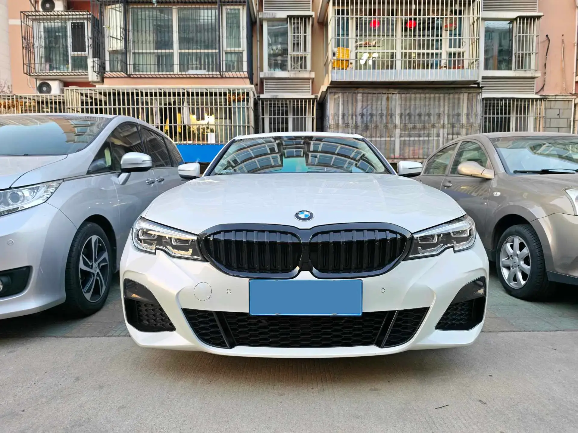 2022 BMW 3 thumbnail 2