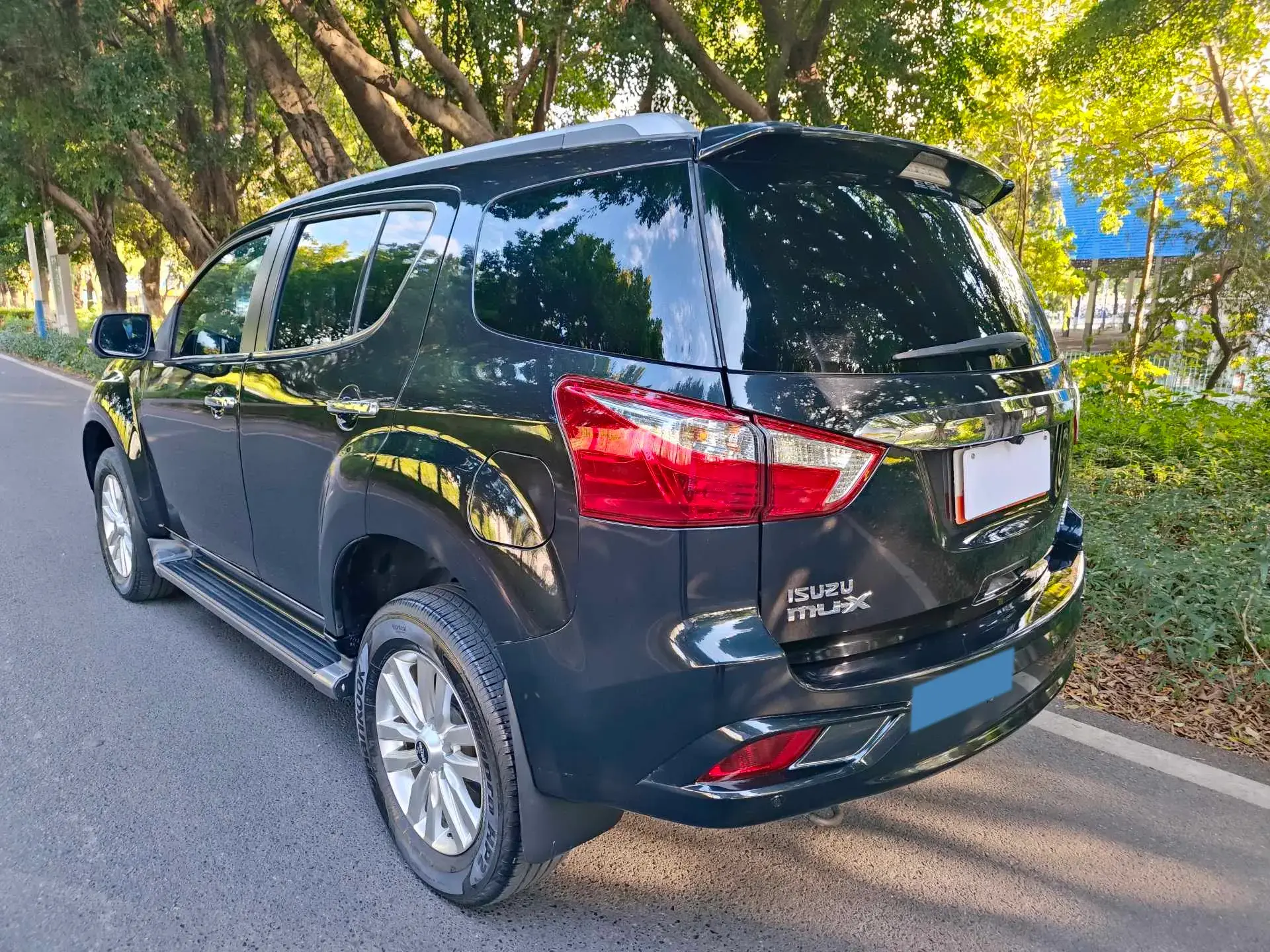 2020 ISUZU MU-X thumbnail 2