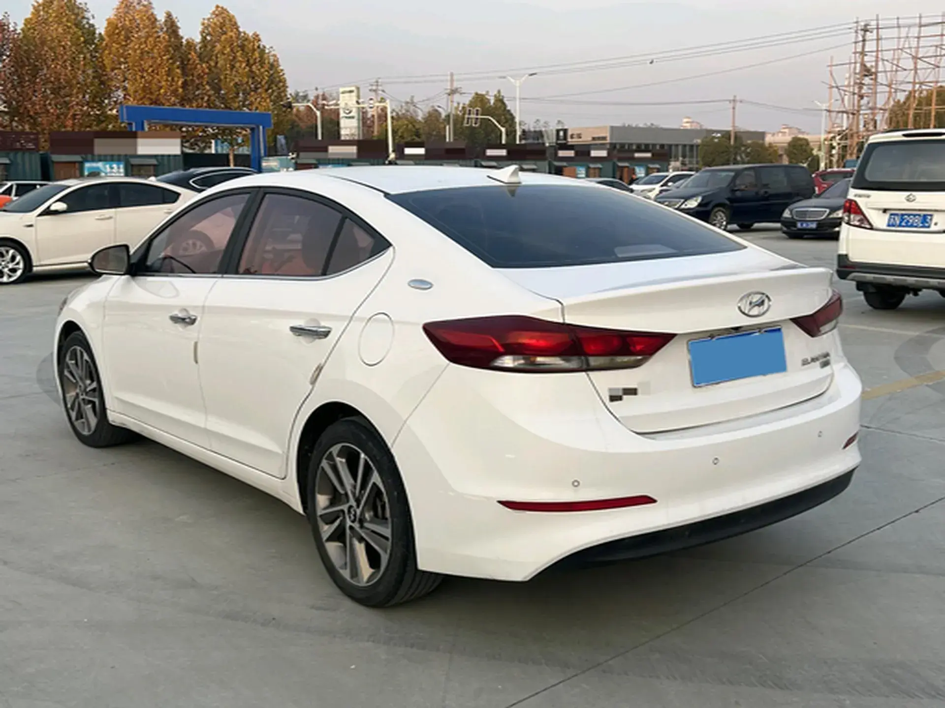 2016 HYUNDAI ELANTRA thumbnail 4