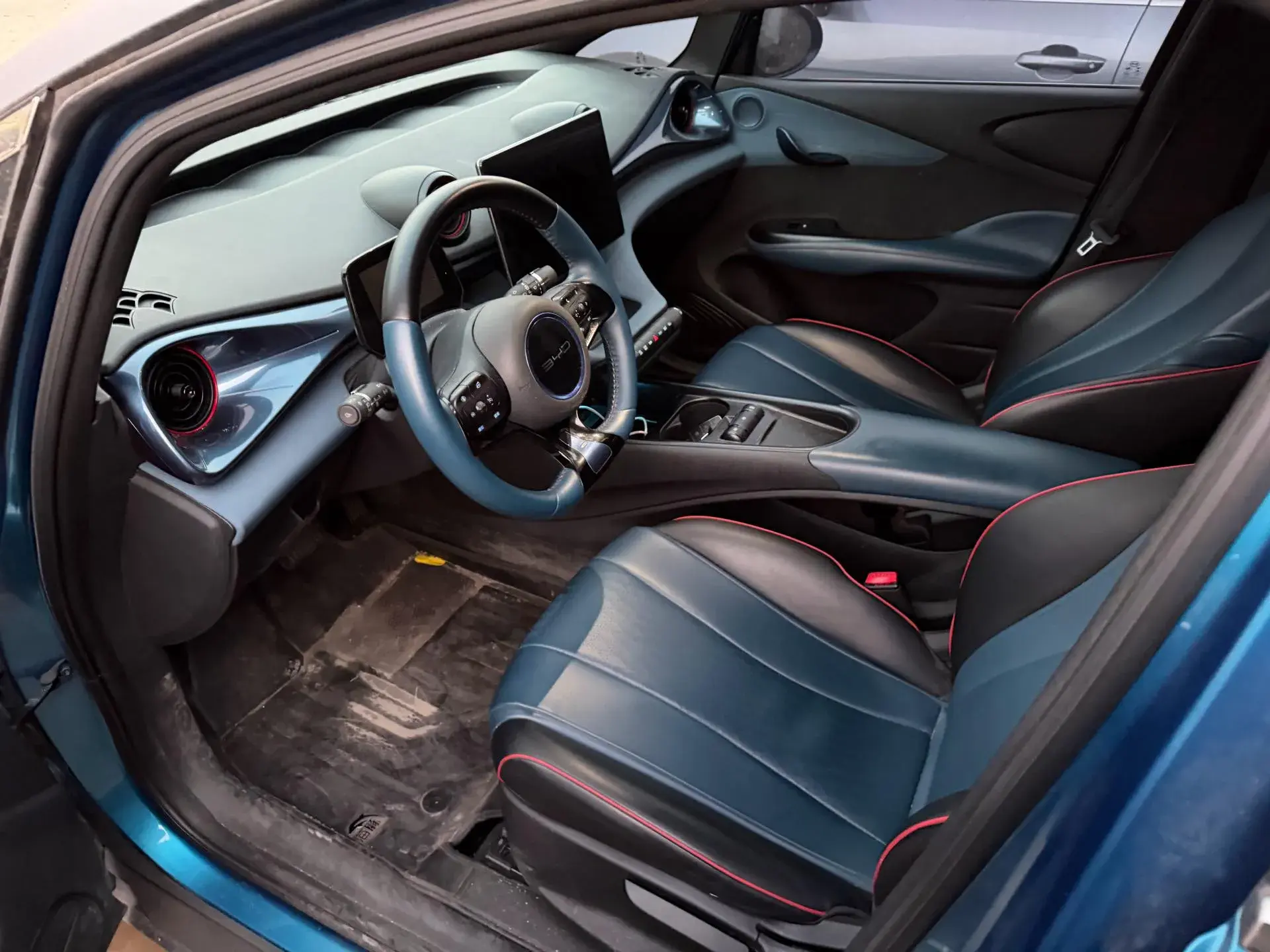 2021 BYD DOLPHIN thumbnail 3