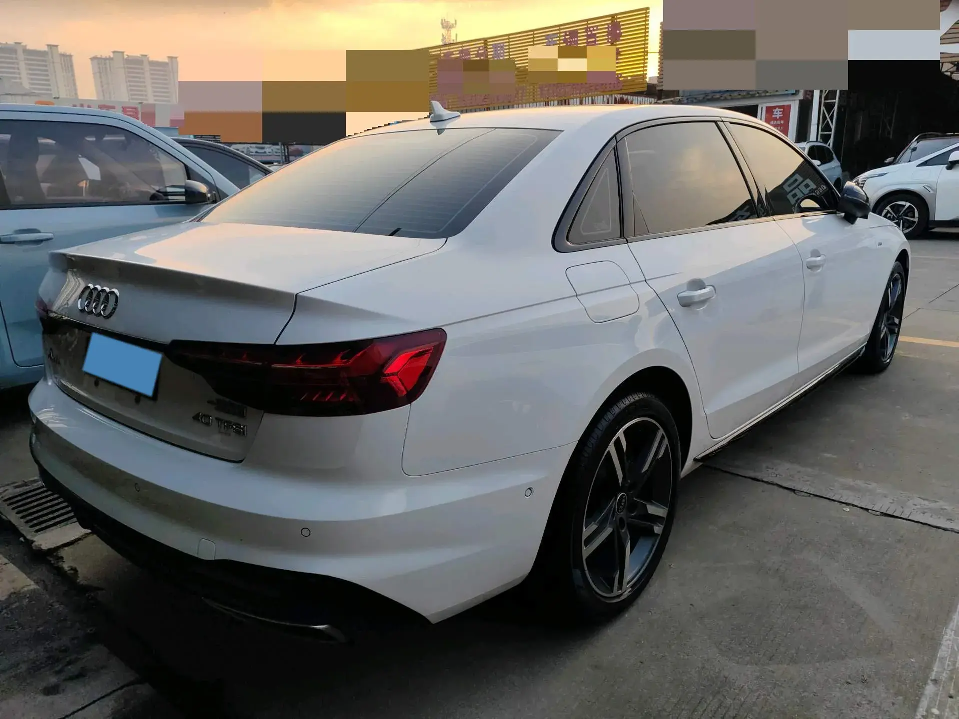 2022 AUDI A4L thumbnail 3