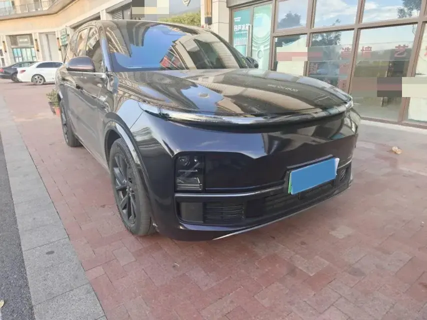 2023 LI L8 thumbnail 3