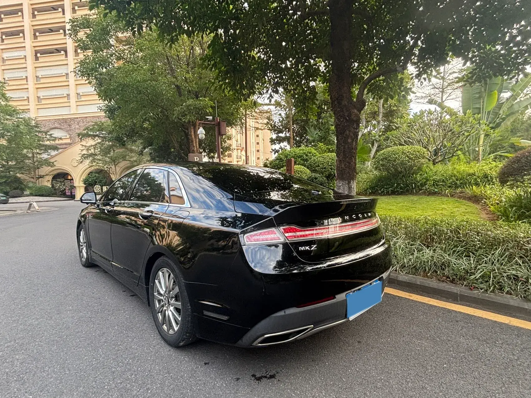 2020 LINCOLN MKZ thumbnail 4