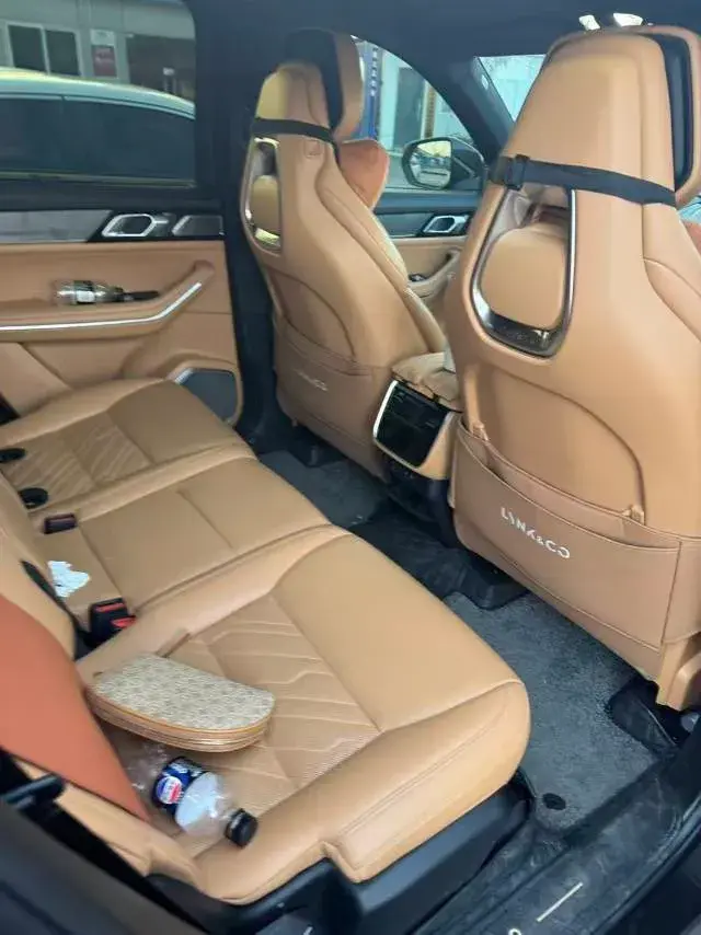 2024 LYNK&CO 09 thumbnail 4