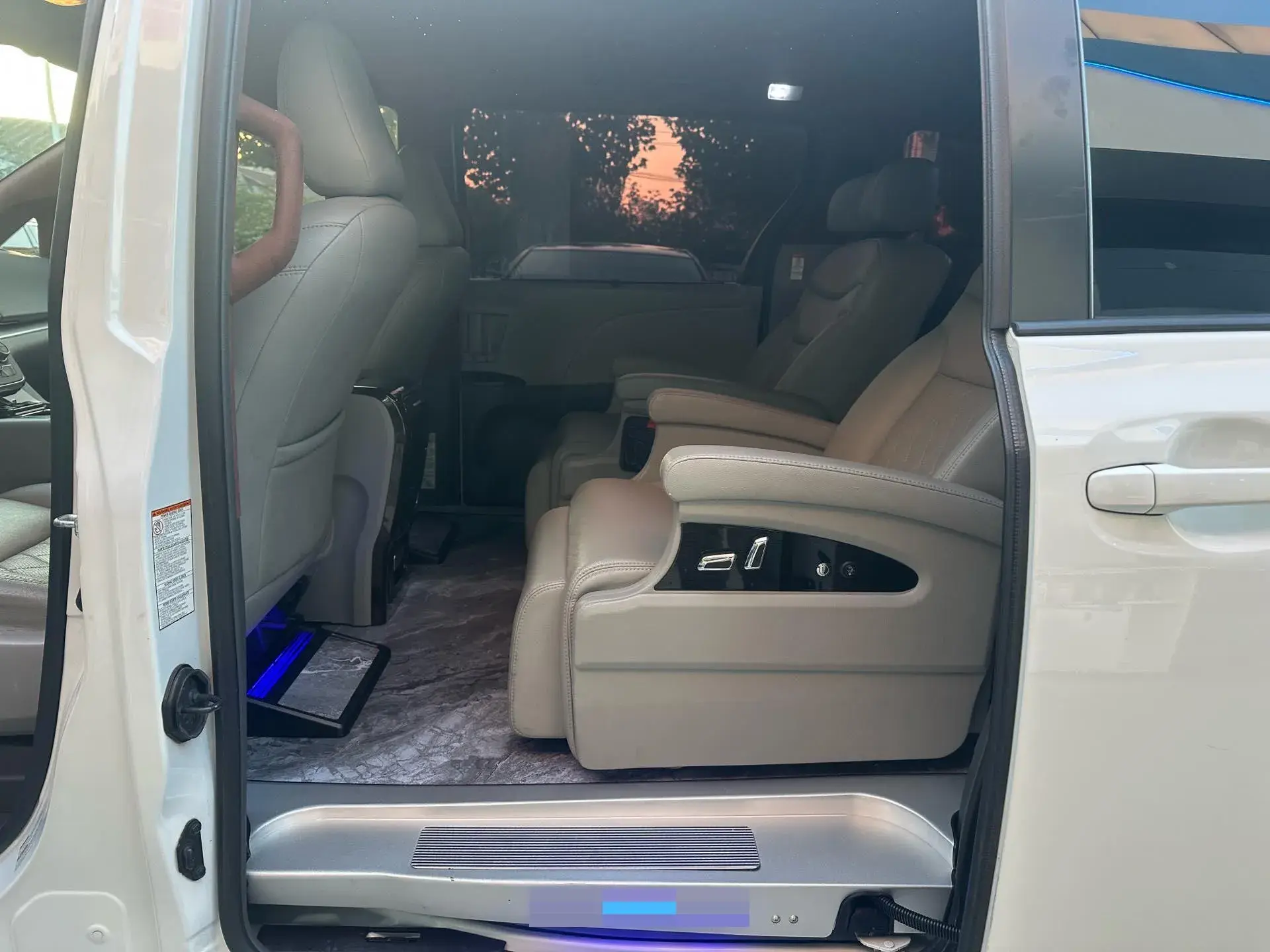 2018 TOYOTA HIGHLANDER thumbnail 3