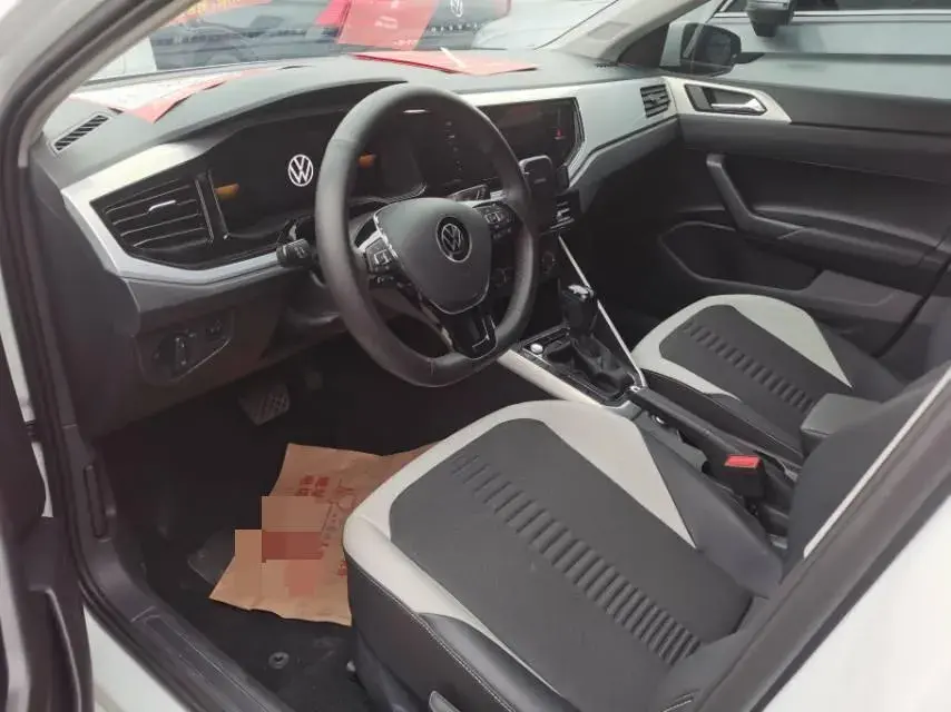 2023 VOLKSWAGEN POLO thumbnail 4