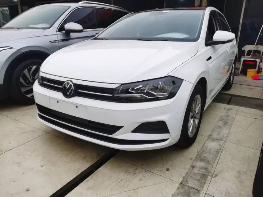 2023 VOLKSWAGEN POLO view 1