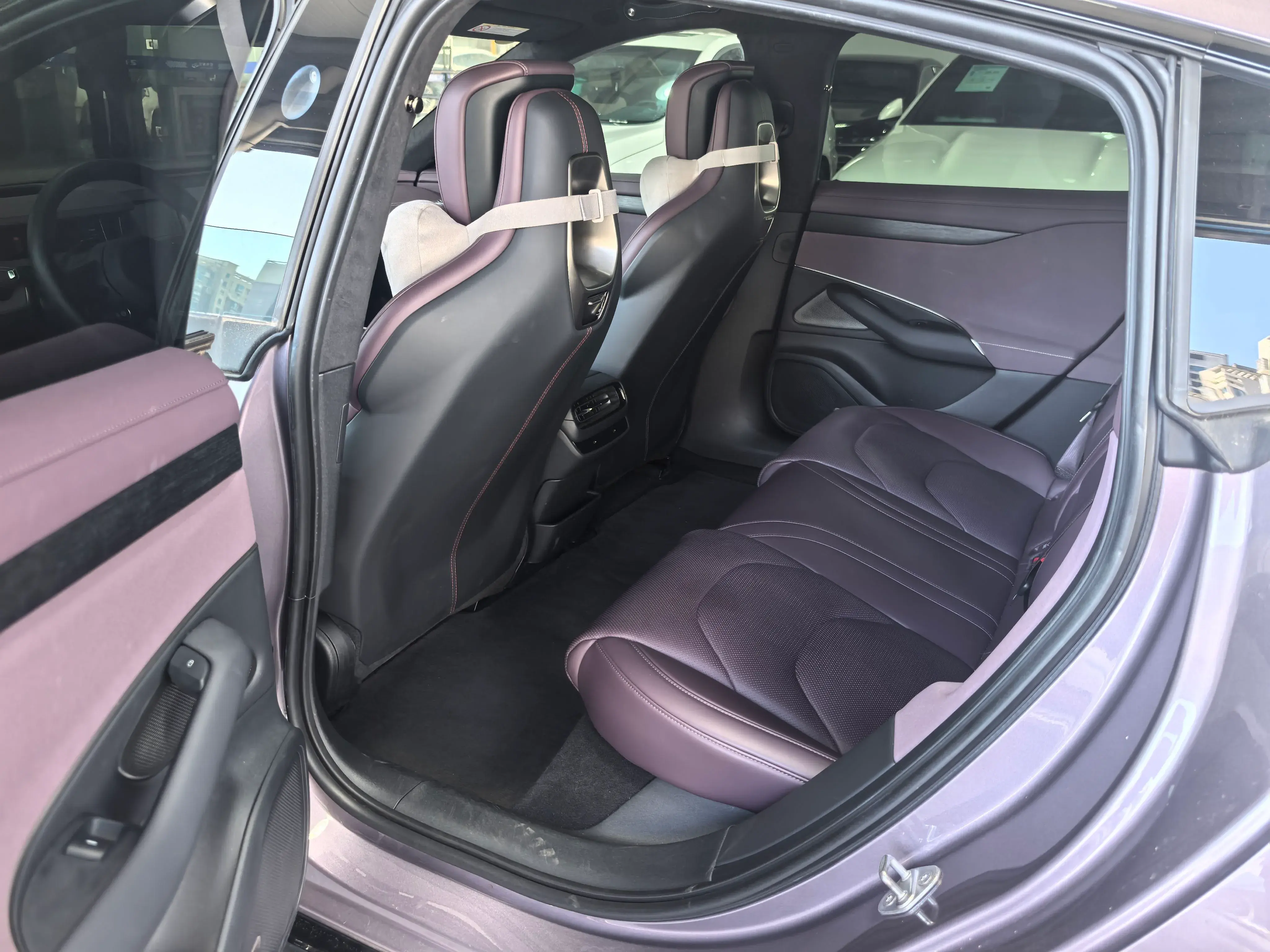 2024 MI SU7 thumbnail 4