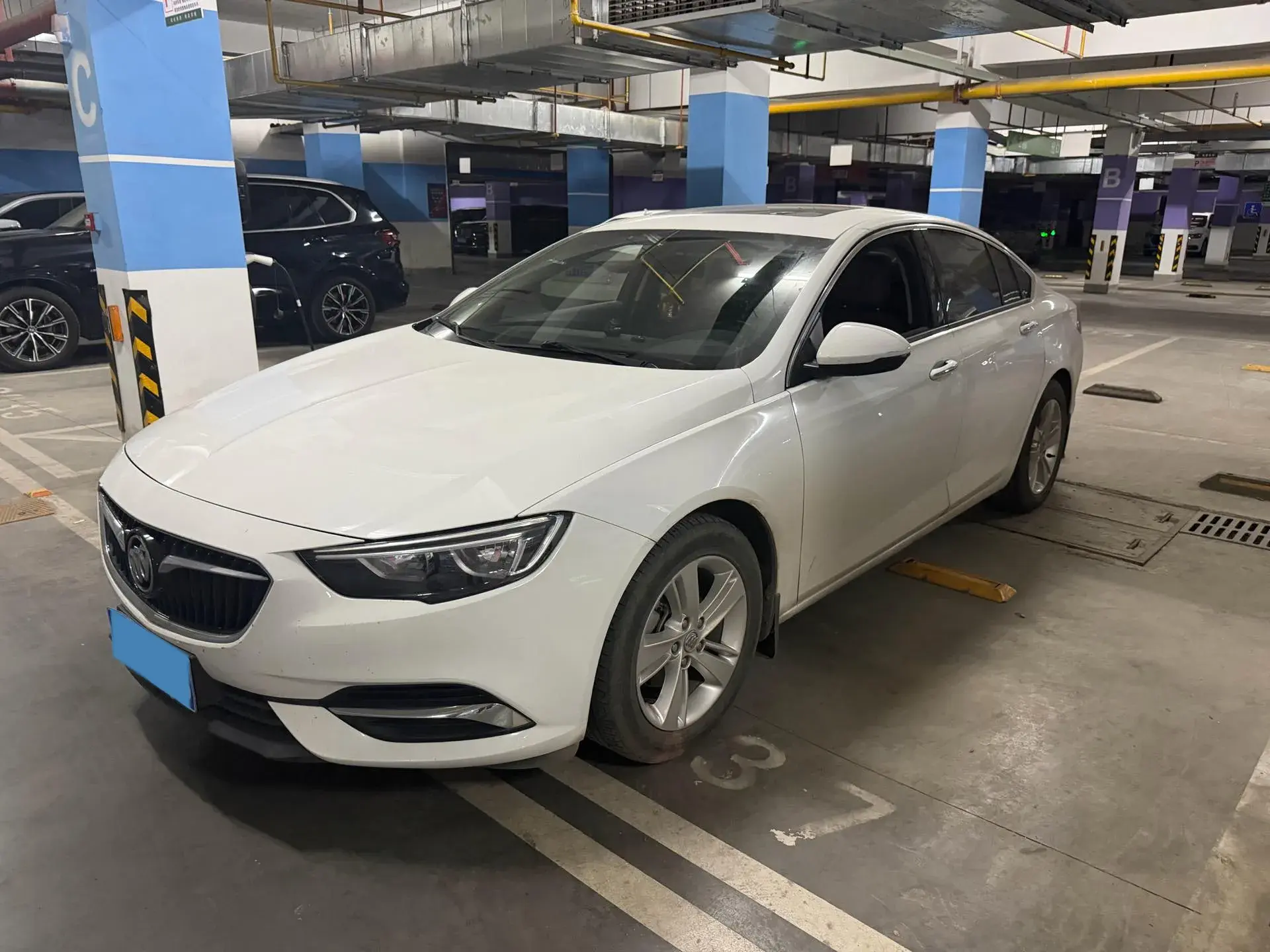 2019 BUICK REGAL view 1