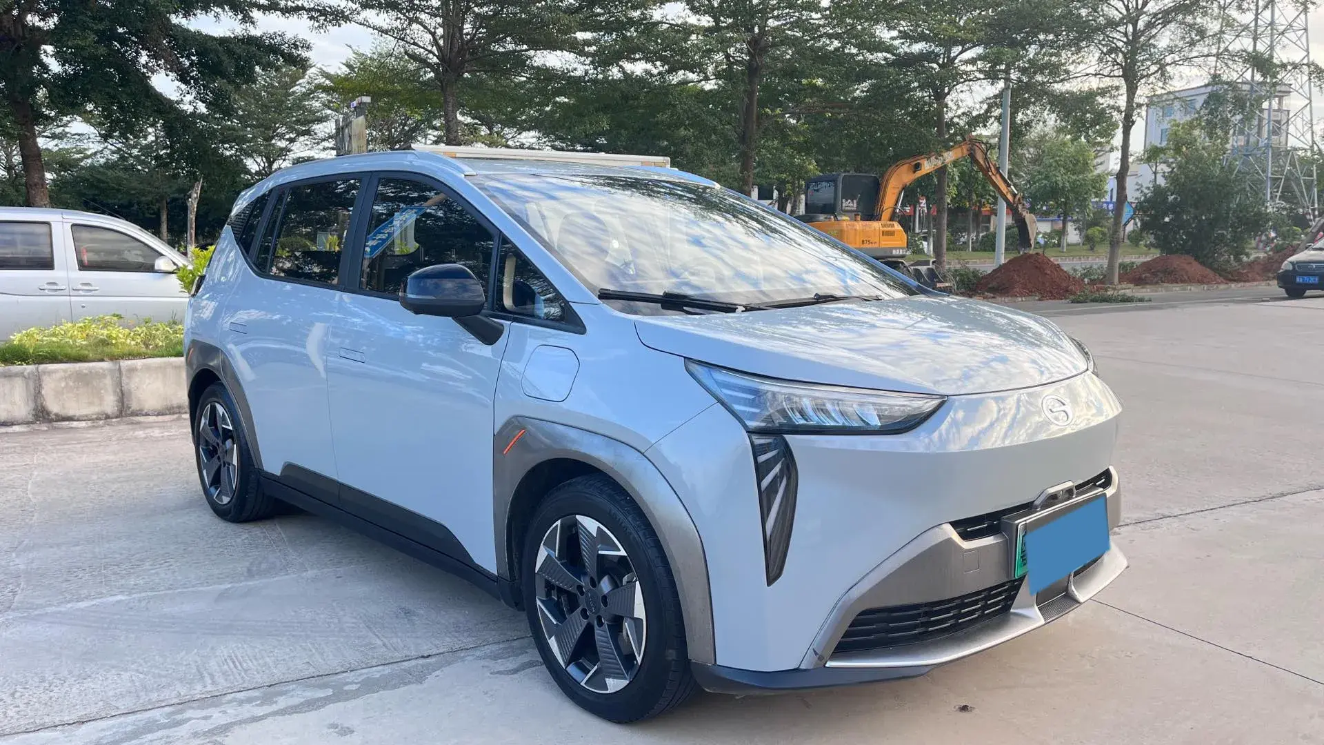 2021 AION Y thumbnail 3