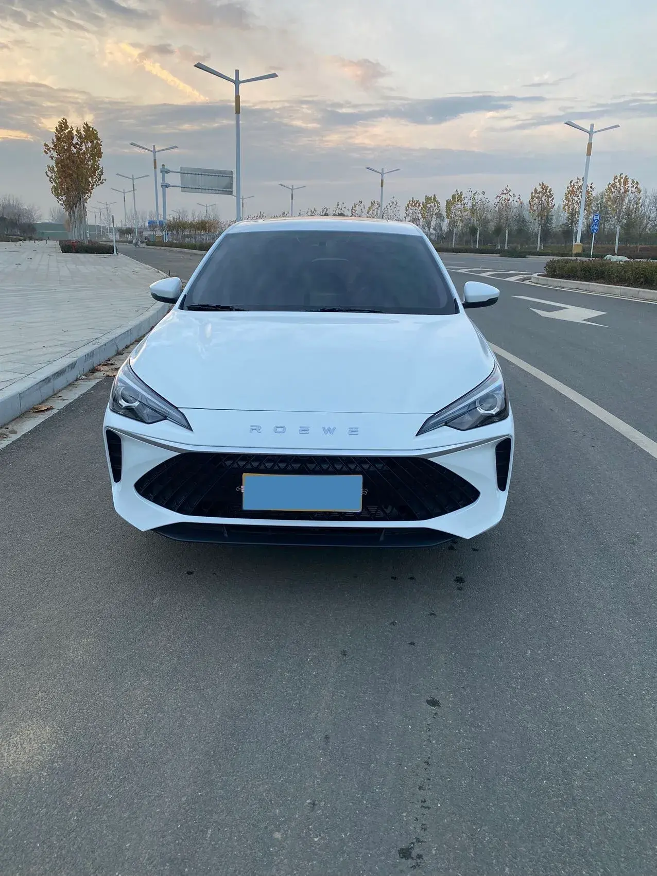 2023 ROEWE I5 thumbnail 2