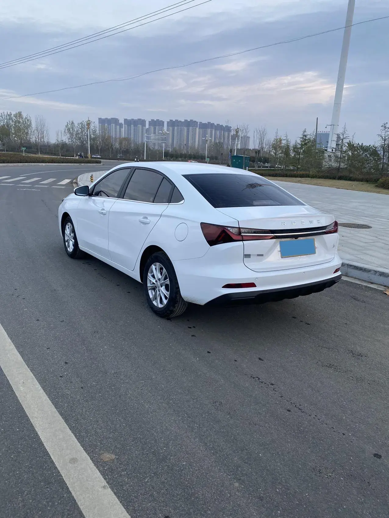 2023 ROEWE I5 thumbnail 4
