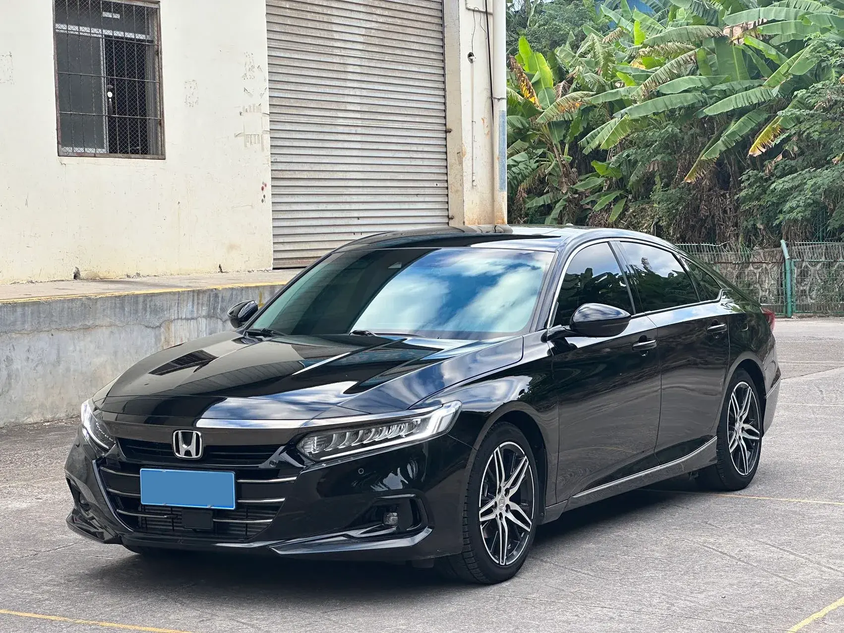 2022 HONDA ACCORD view 1