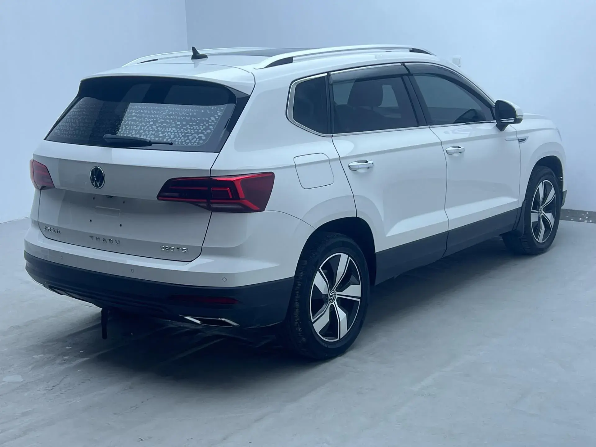 2021 VOLKSWAGEN THARU thumbnail 4