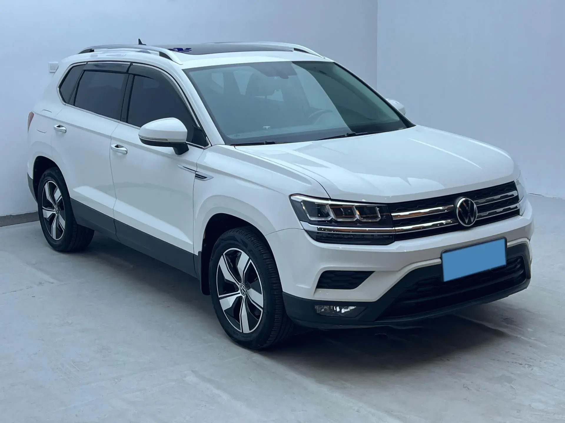 2021 VOLKSWAGEN THARU thumbnail 3