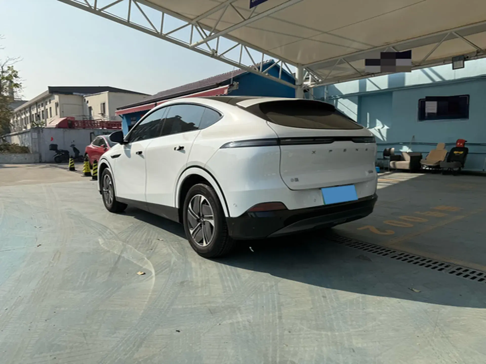 2023 XPENG G6 thumbnail 4