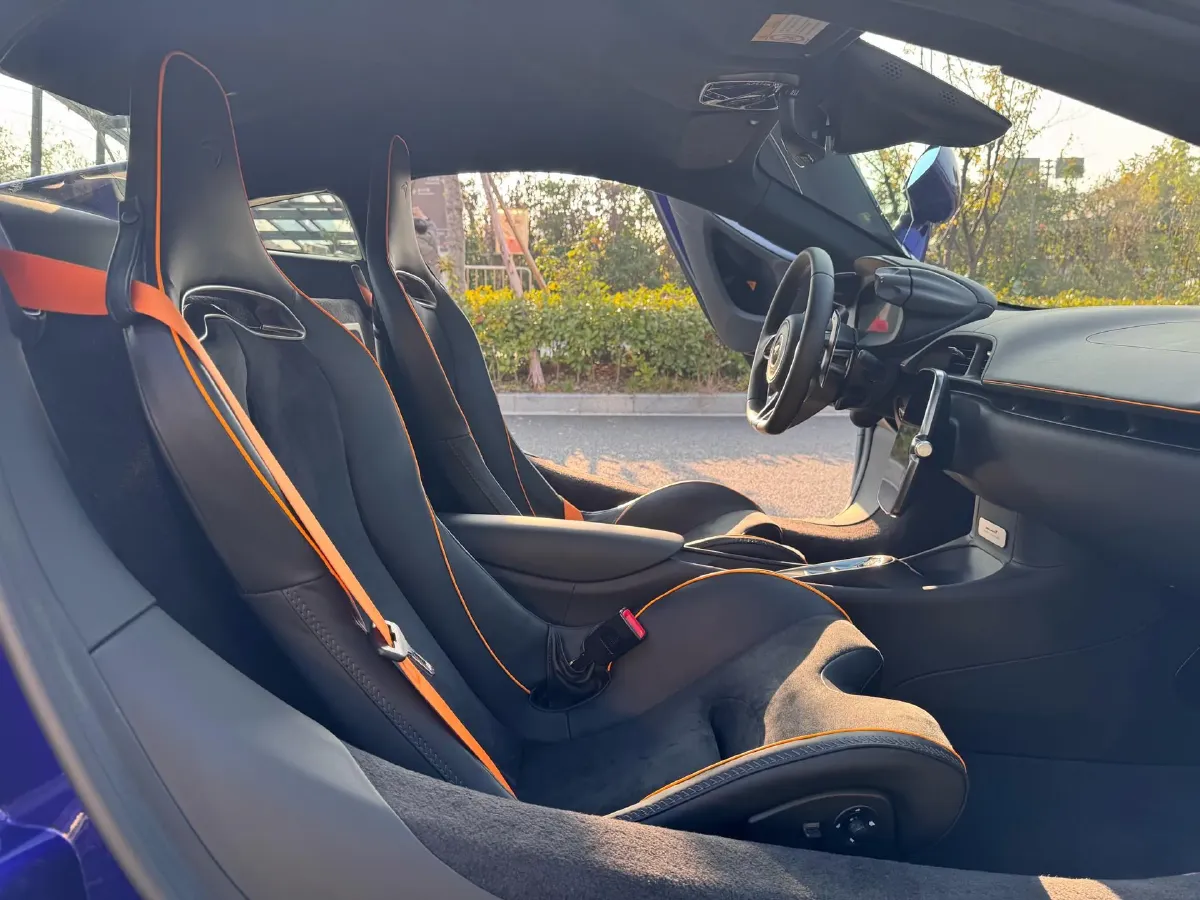2023 McLaren Artura 3.0T 585HP V6 8DCT PHEV 7.4KWH,autocango,china used car exporter,china ev exporter,chinese used car exporter,chinese used ev exporter