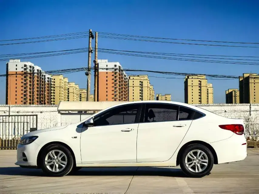 2016 CHEVROLET CAVALIER thumbnail 4