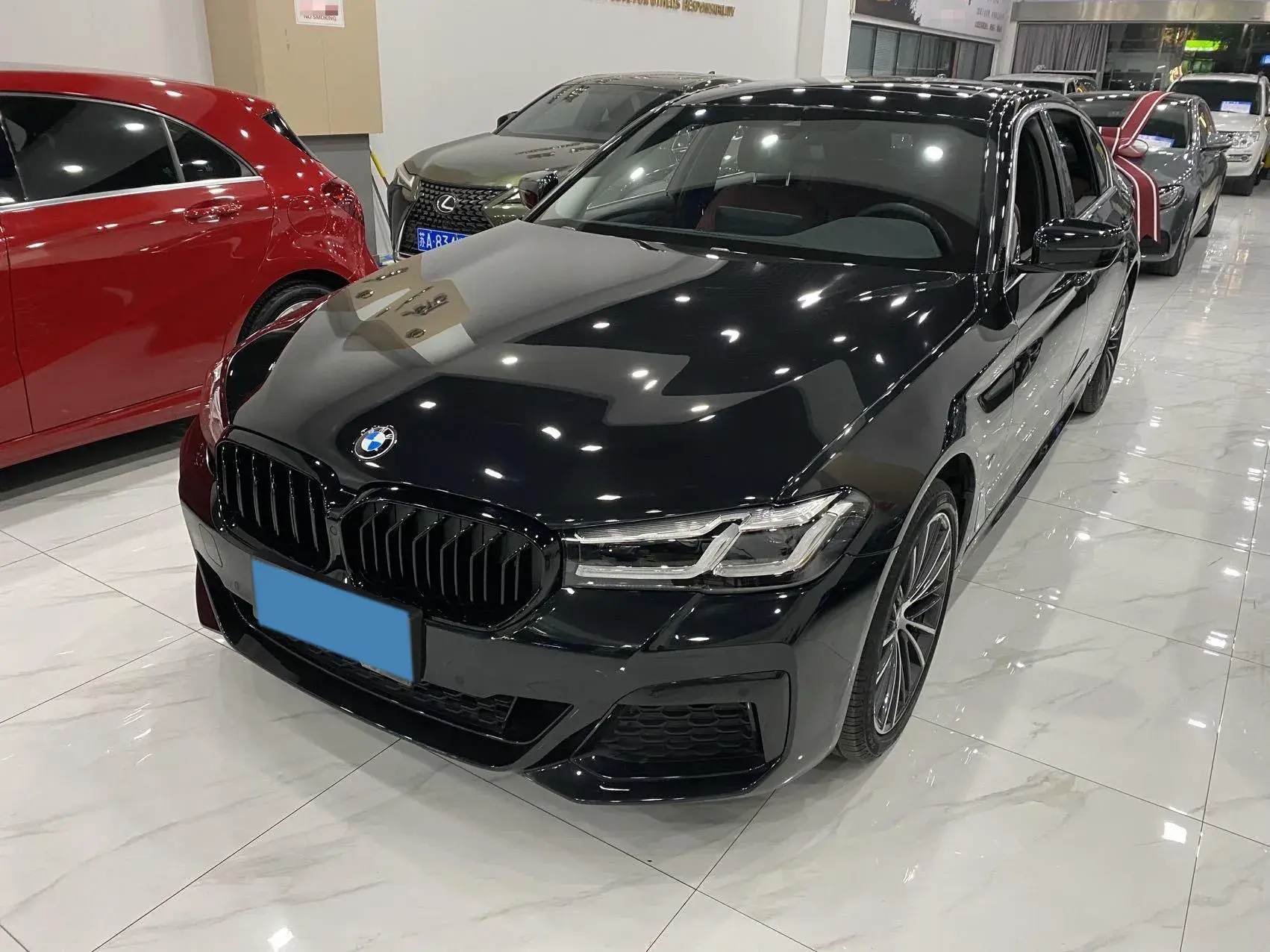 2023 BMW 5 view 1