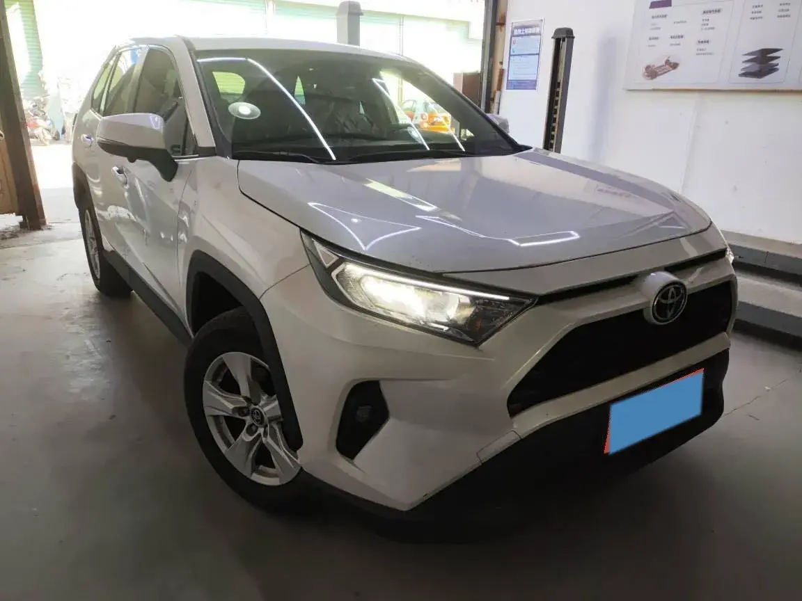 2024 TOYOTA RAV4 thumbnail 2