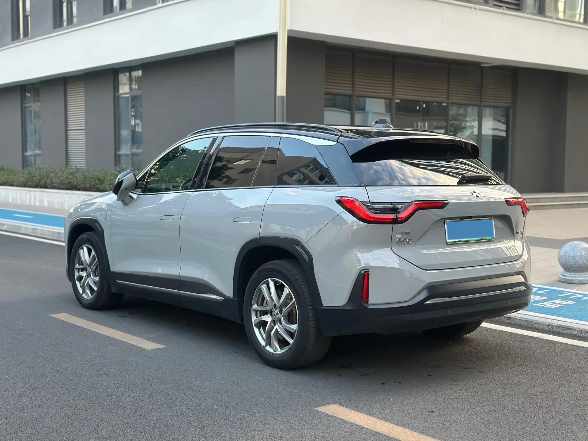 2020 NIO ES6 thumbnail 3