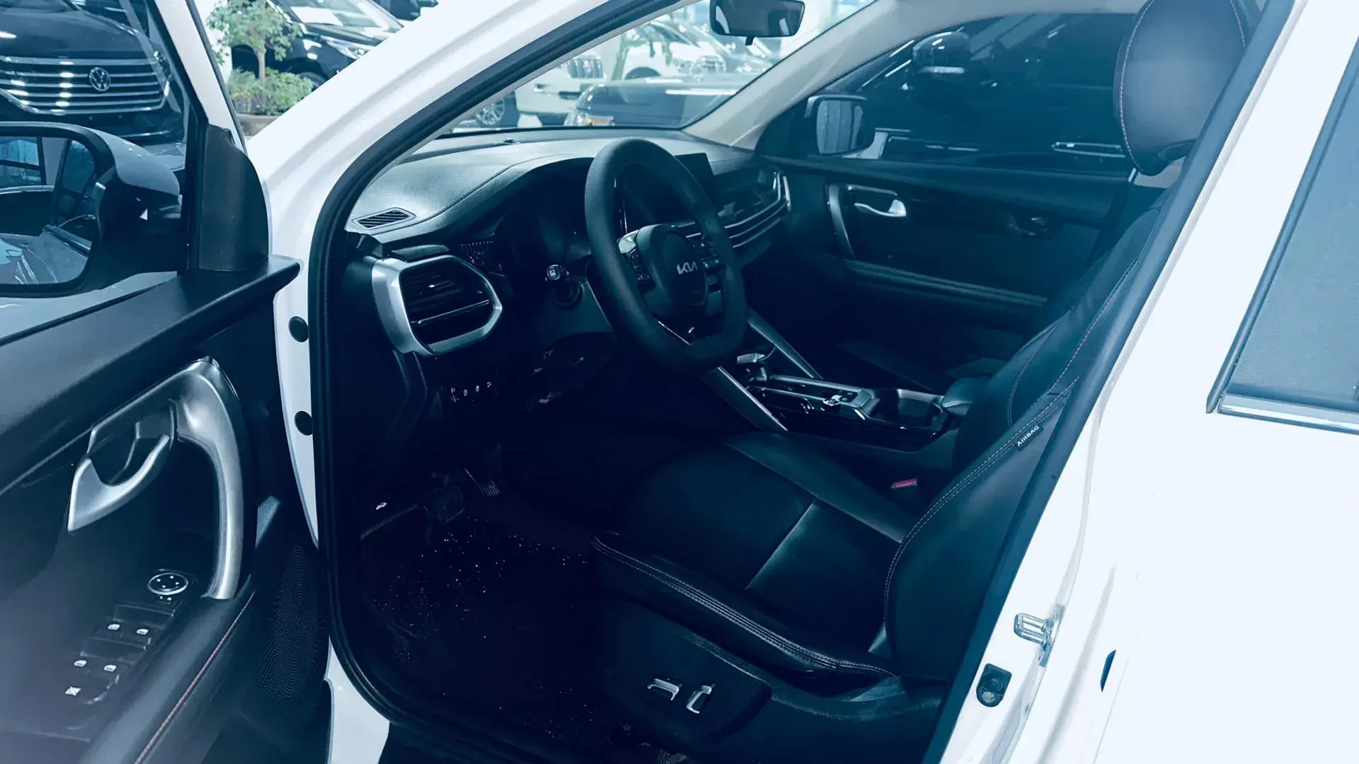 2021 KIA SPORTAGE thumbnail 3