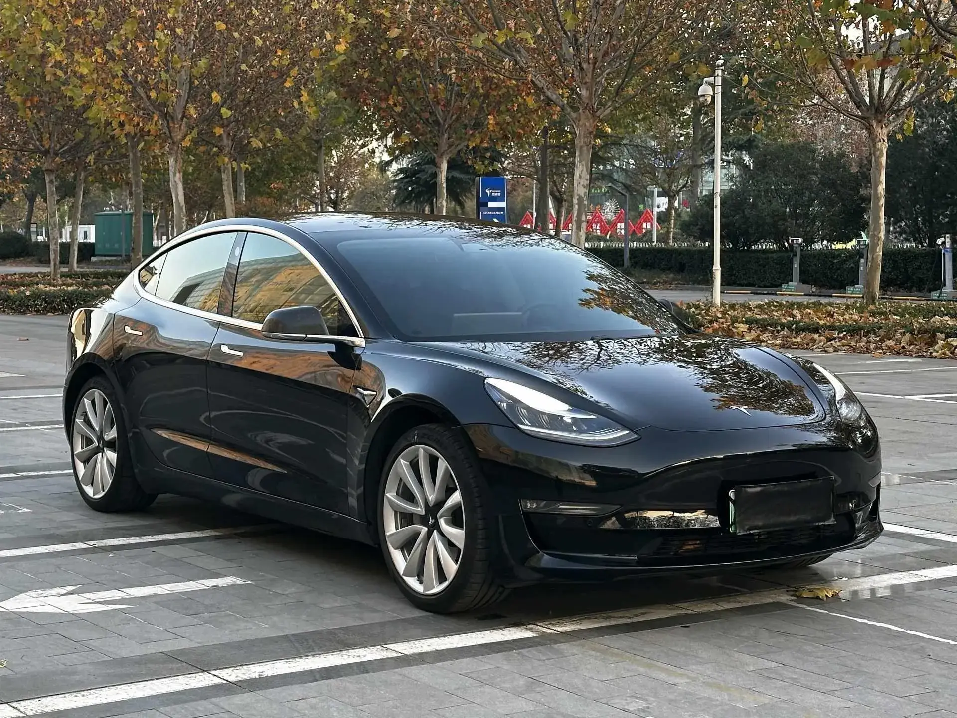 2019 TESLA MODEL thumbnail 3