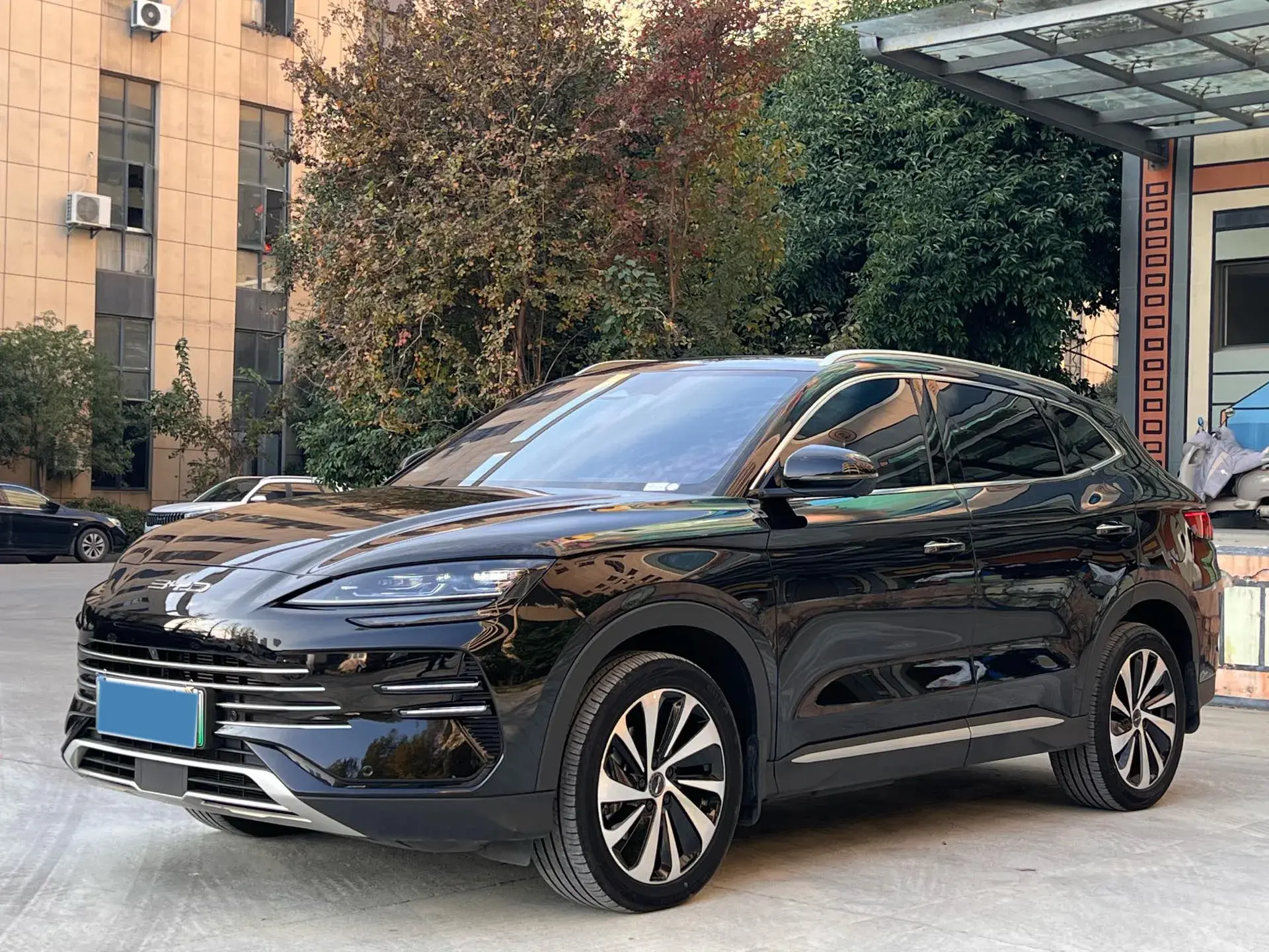 2023 BYD SONG view 1