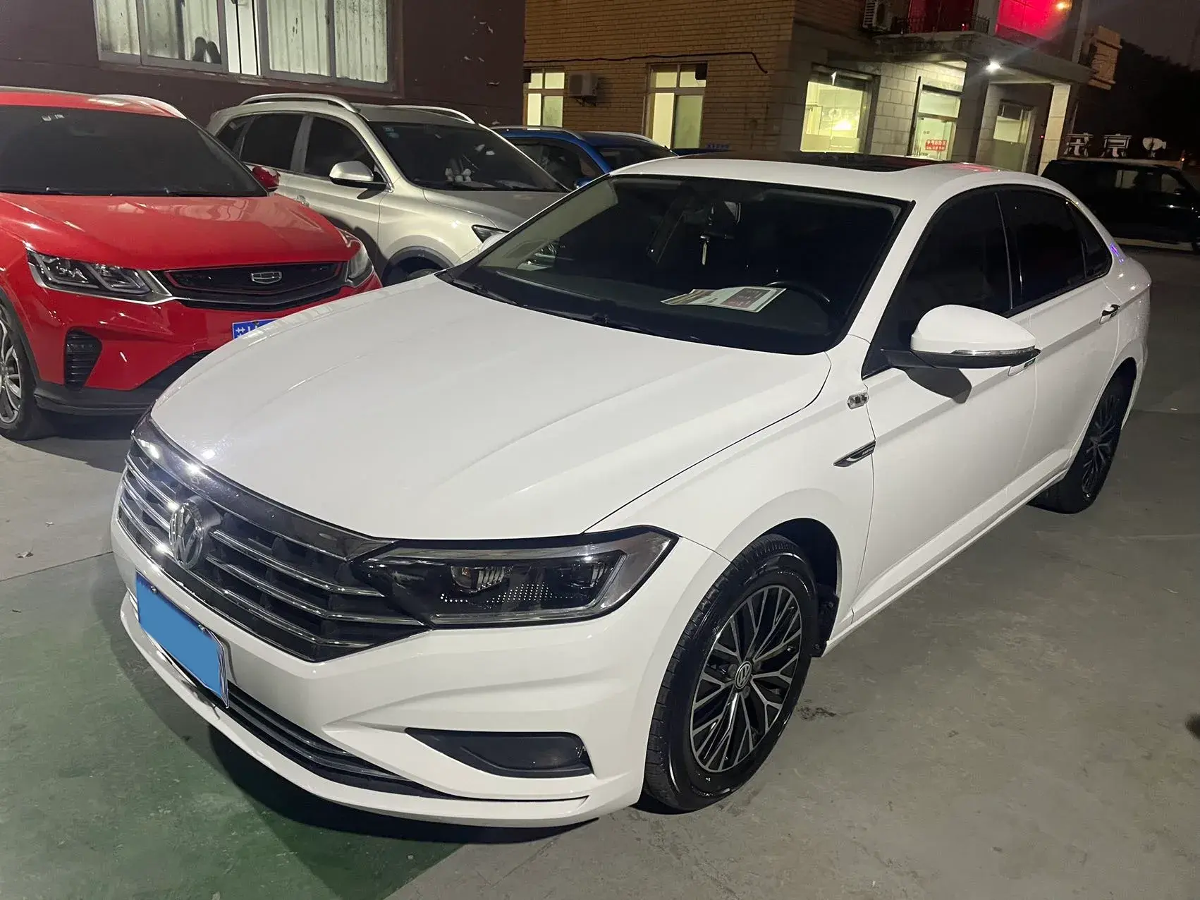 2019 VOLKSWAGEN SAGITAR view 1