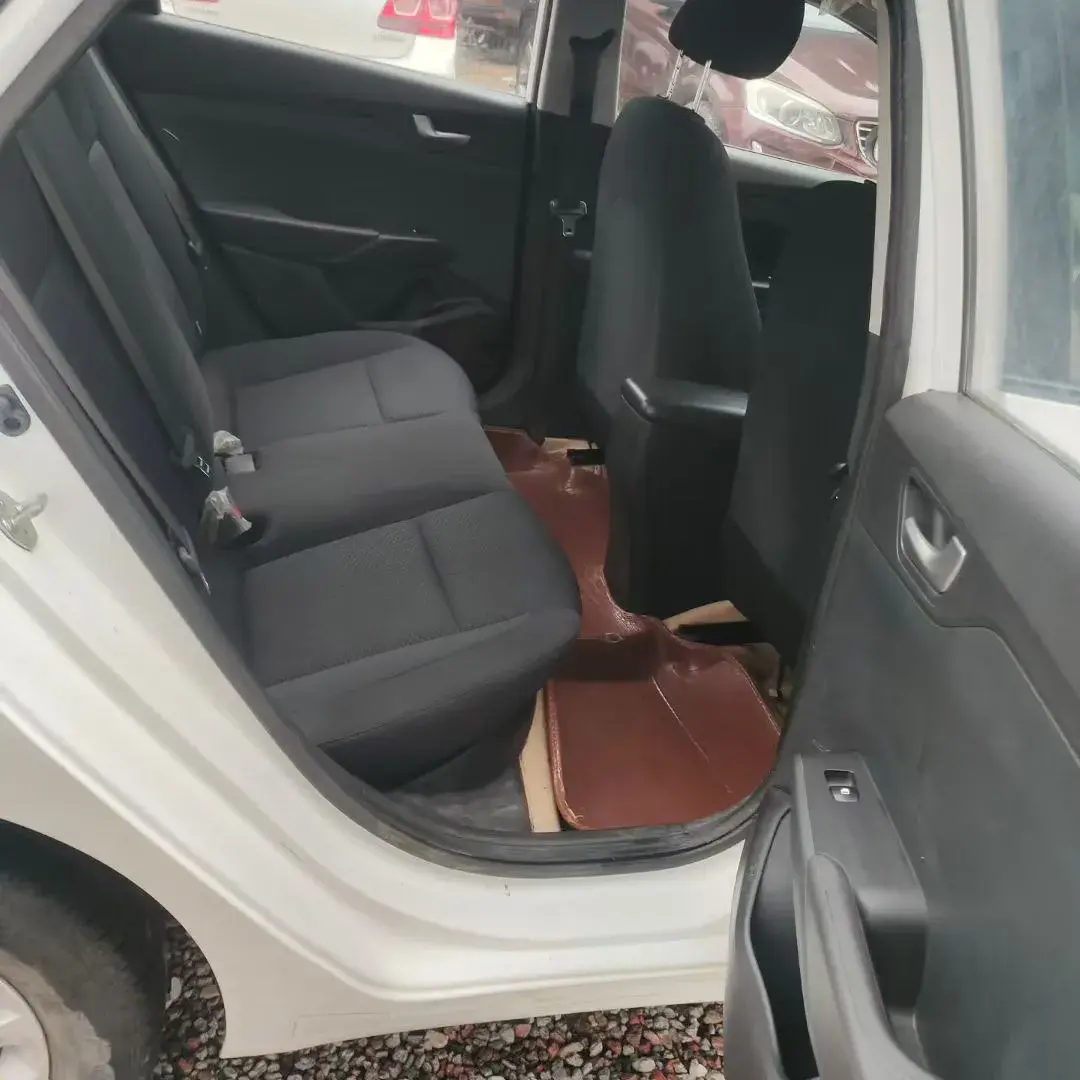 2016 HYUNDAI VERNA thumbnail 4