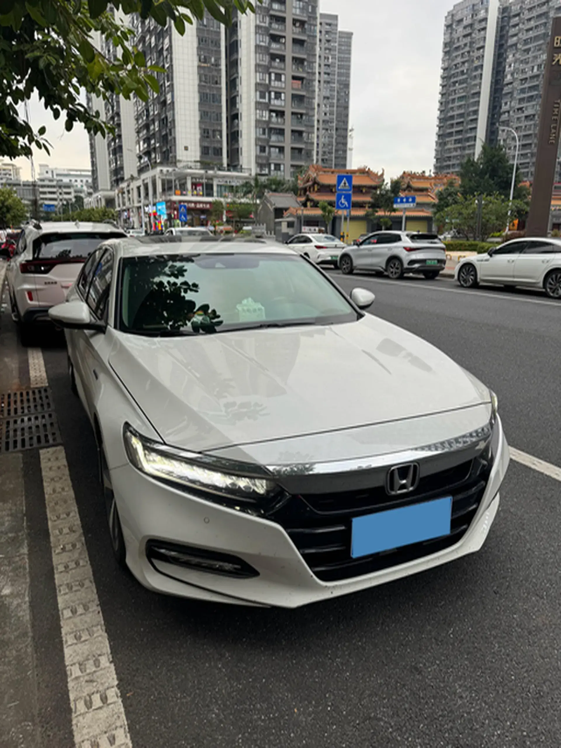 2018 HONDA ACCORD thumbnail 3